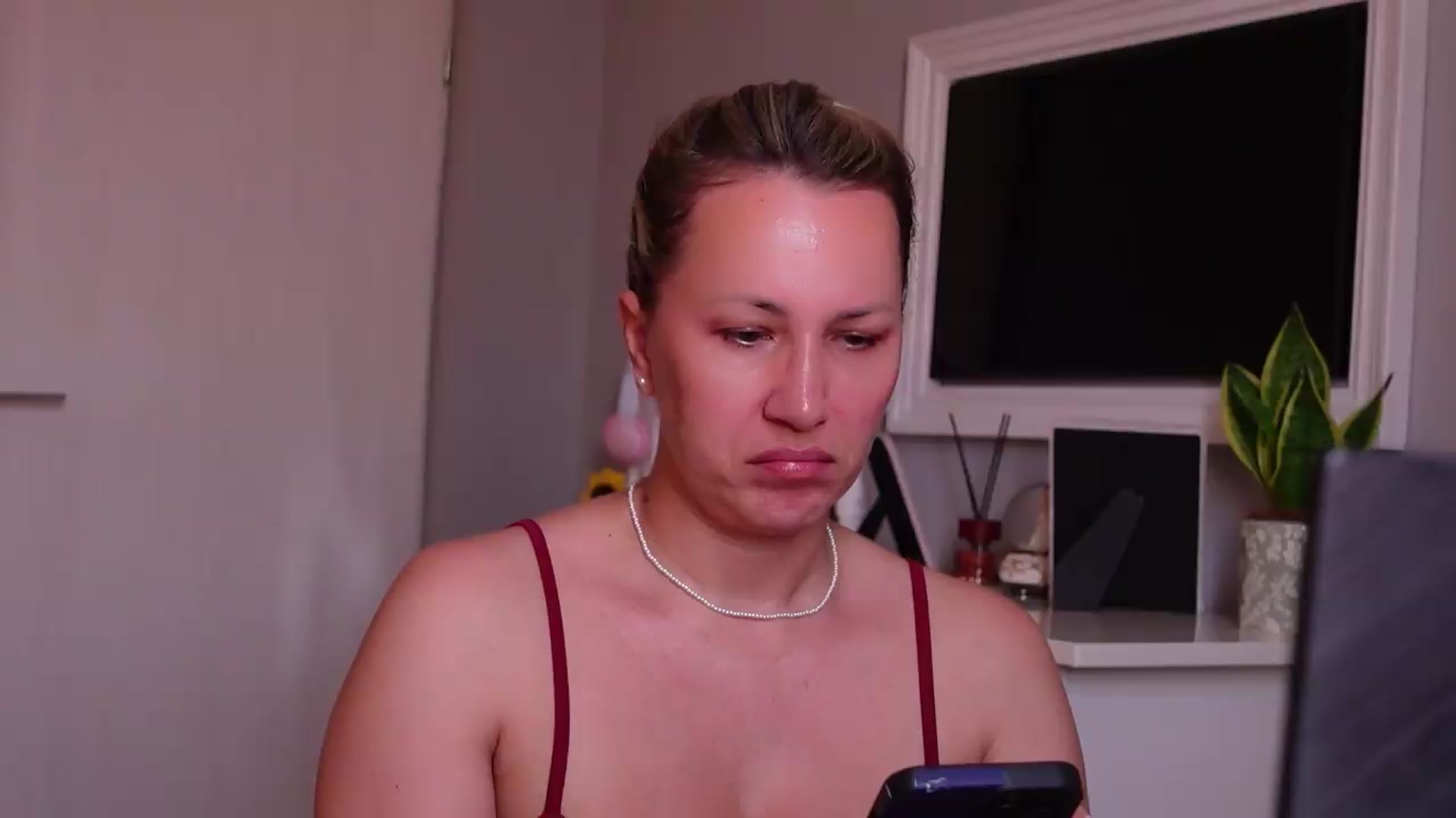 Gallery image thumbnail from PreciousSusan's myfreecams stream on, 07/02/2026, 08:53 image 4 of 20