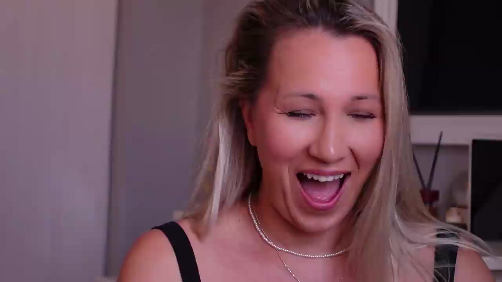 Gallery image thumbnail from PreciousSusan's myfreecams stream on, 07/26/2026, 11:24 image 9 of 20
