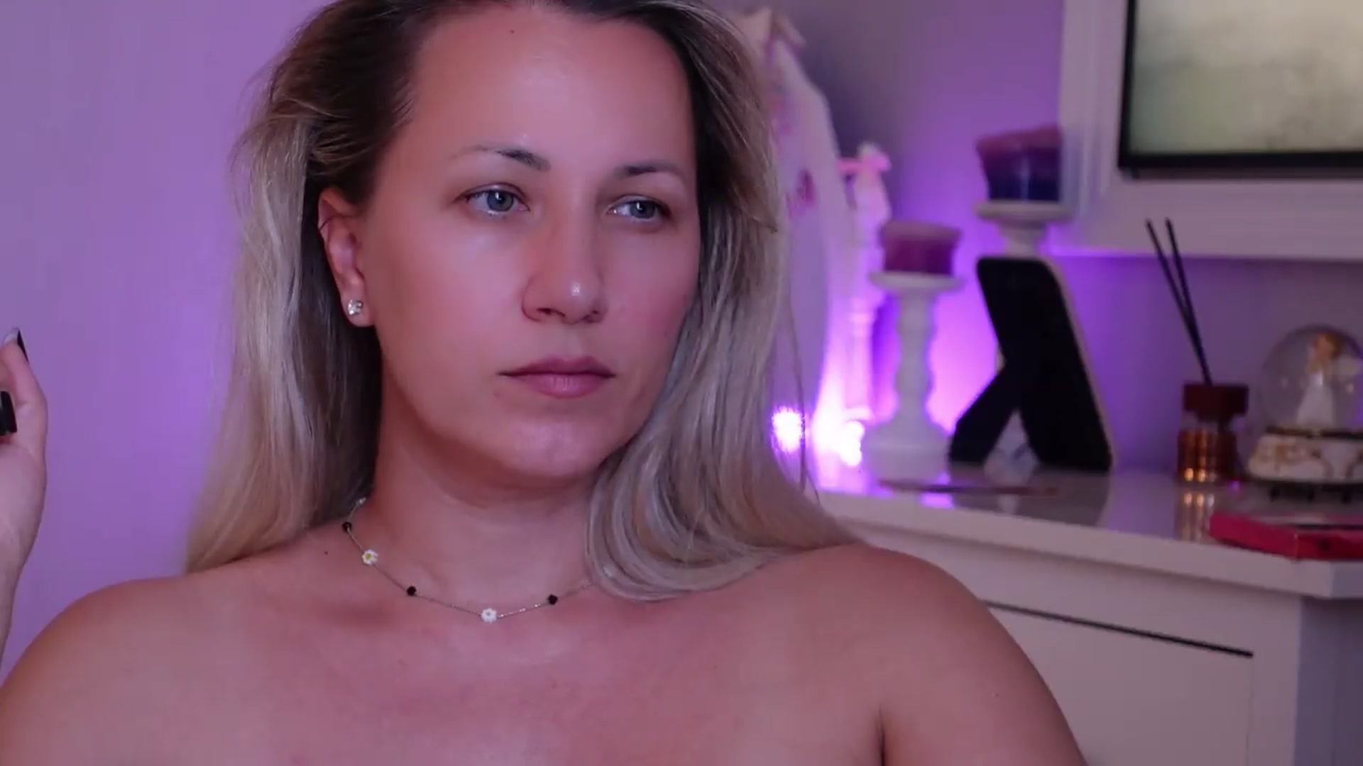 Gallery image thumbnail from PreciousSusan's myfreecams stream on, 08/11/2026, 11:02 image 16 of 20