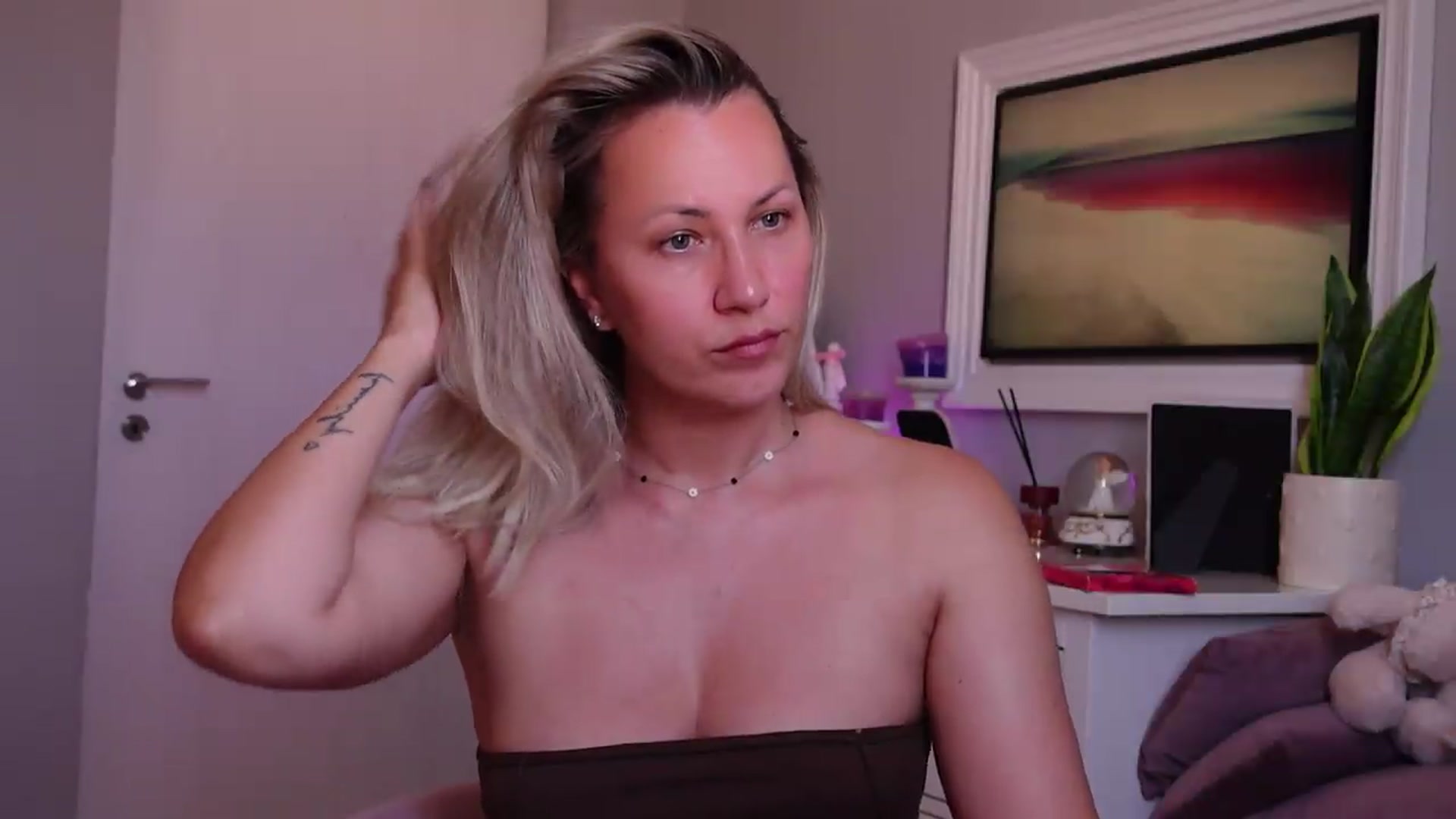 Gallery image thumbnail from PreciousSusan's myfreecams stream on, 08/11/2026, 11:02 image 15 of 20