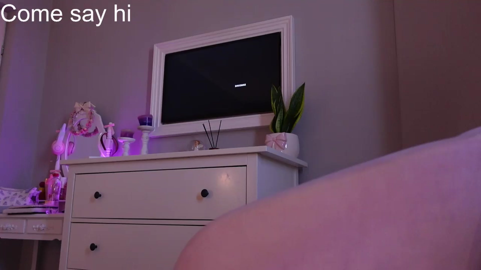 Gallery image thumbnail from PreciousSusan's myfreecams stream on, 09/18/2026, 07:41 image 15 of 20