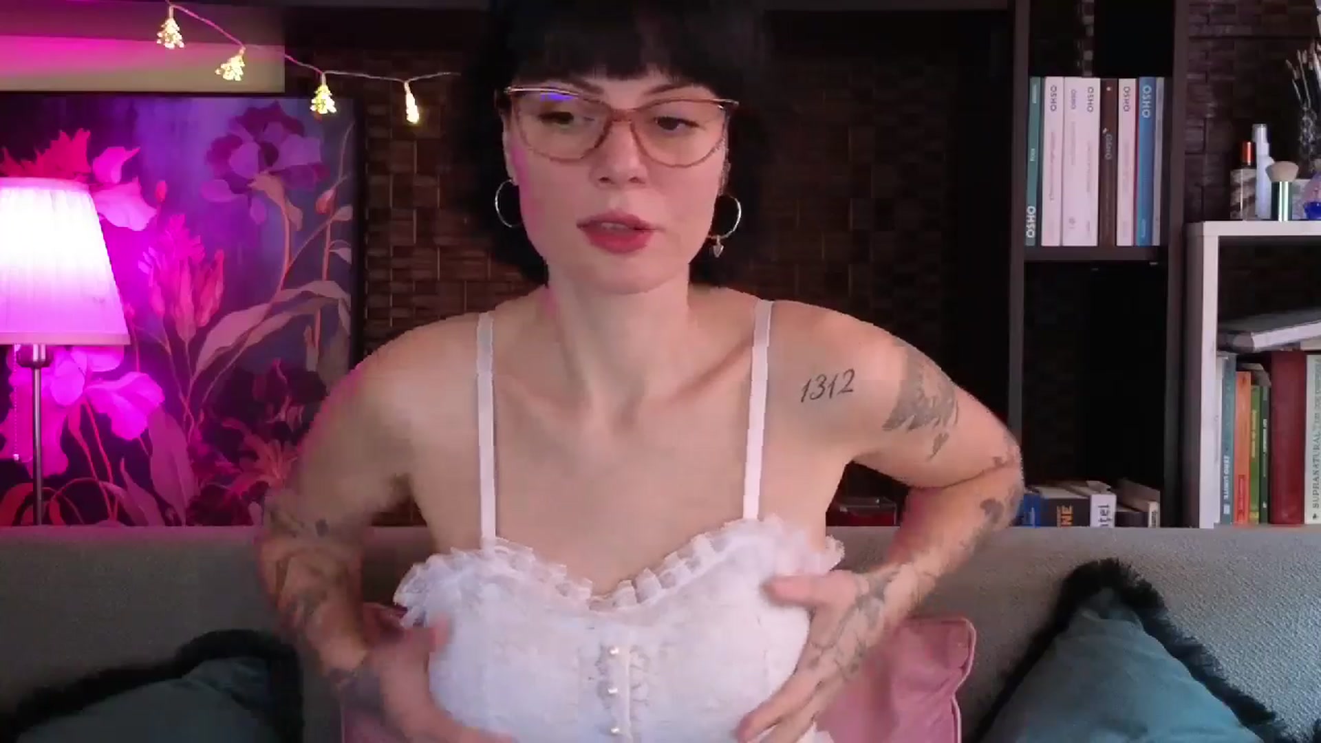 Gallery image thumbnail from Pregnantbae's myfreecams stream on, 12/22/2024, 10:57 image 11 of 20