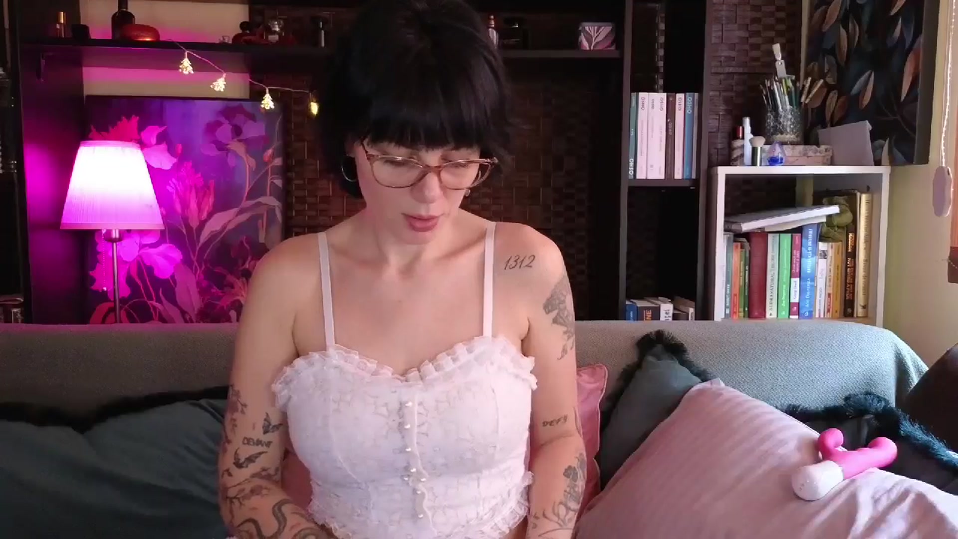 Gallery image thumbnail from Pregnantbae's myfreecams stream on, 12/22/2024, 12:25 image 4 of 20