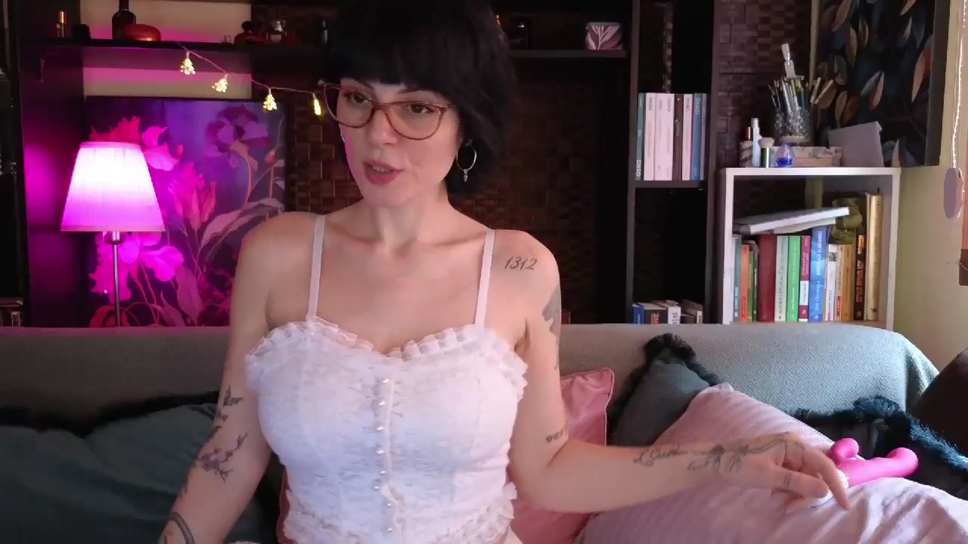 Gallery image thumbnail from Pregnantbae's myfreecams stream on, 12/22/2024, 12:25 image 5 of 20