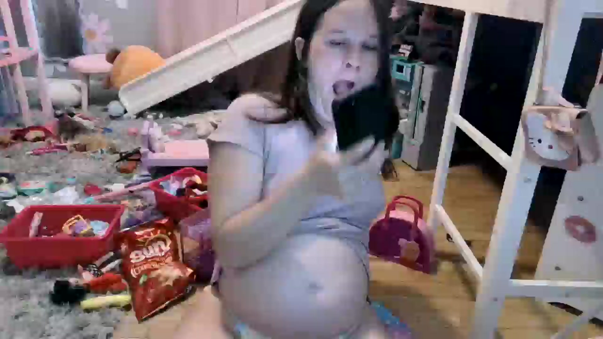 Gallery image thumbnail from PregoBby's myfreecams stream on, 06/19/2025, 14:00 image 16 of 20