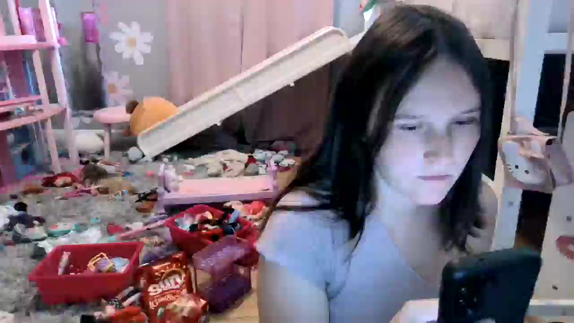 Gallery image thumbnail from PregoBby's myfreecams stream on, 06/19/2025, 14:22 image 13 of 20