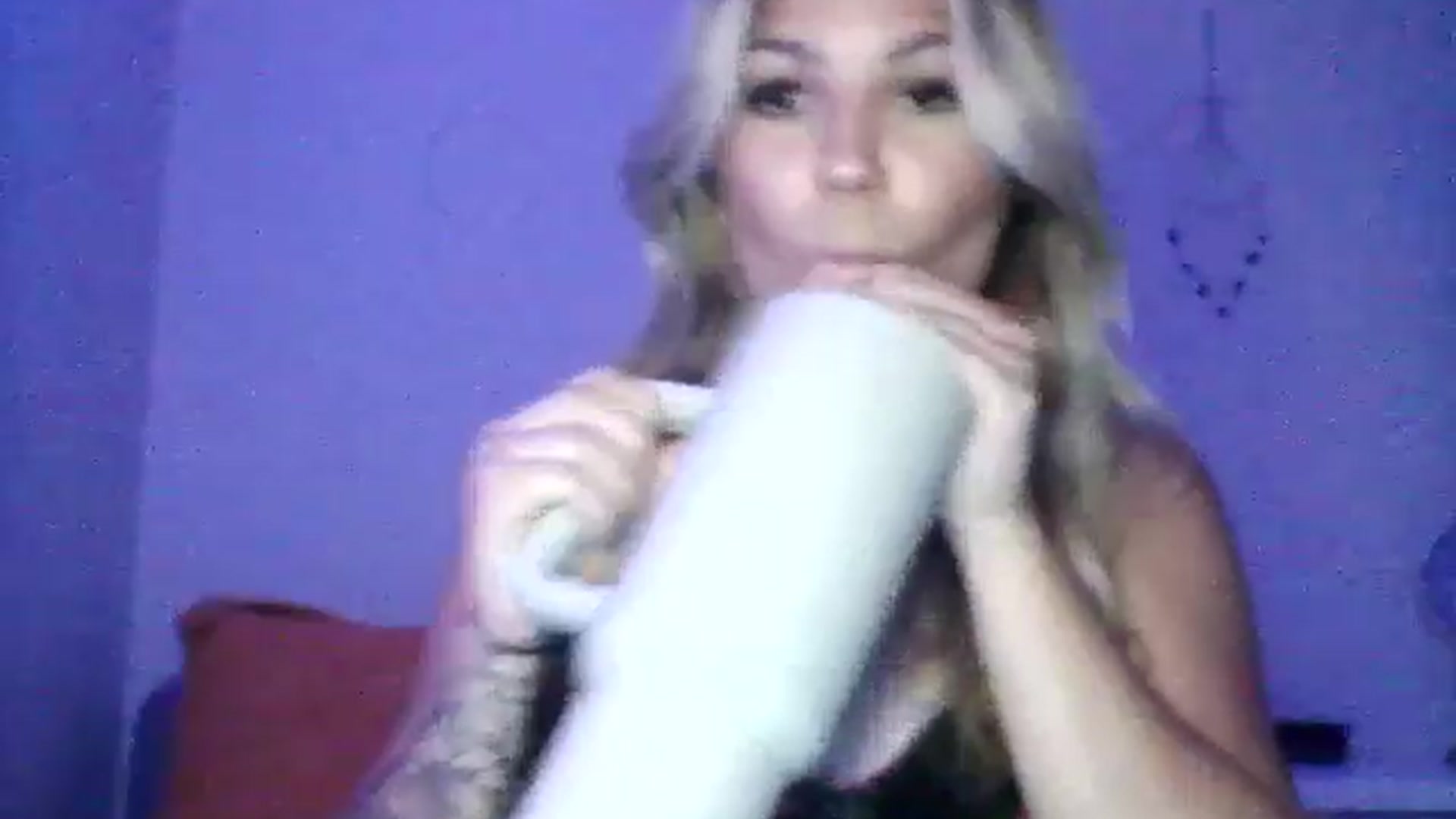 Gallery image thumbnail from PrettyBlondeP's myfreecams stream on, 07/25/2024, 05:42 image 2 of 20