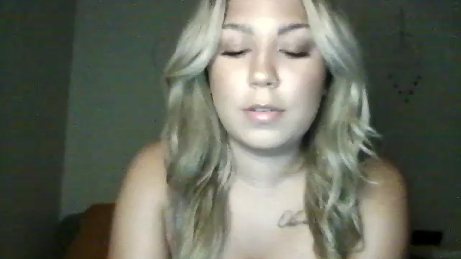Gallery image thumbnail from PrettyBlondeP's myfreecams stream on, 07/29/2024, 05:33 image 6 of 20