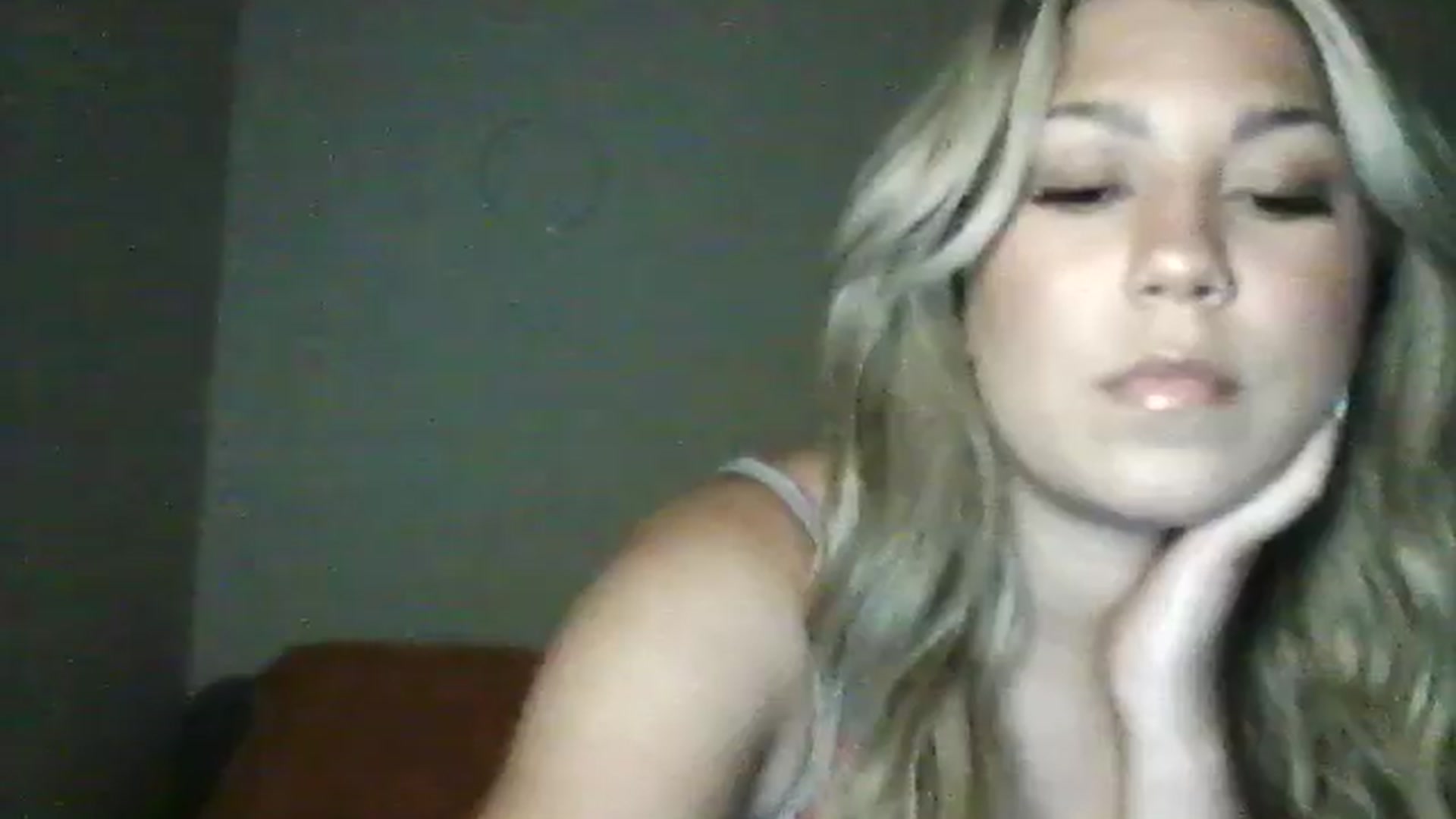 Gallery image thumbnail from PrettyBlondeP's myfreecams stream on, 07/29/2024, 05:33 image 9 of 20