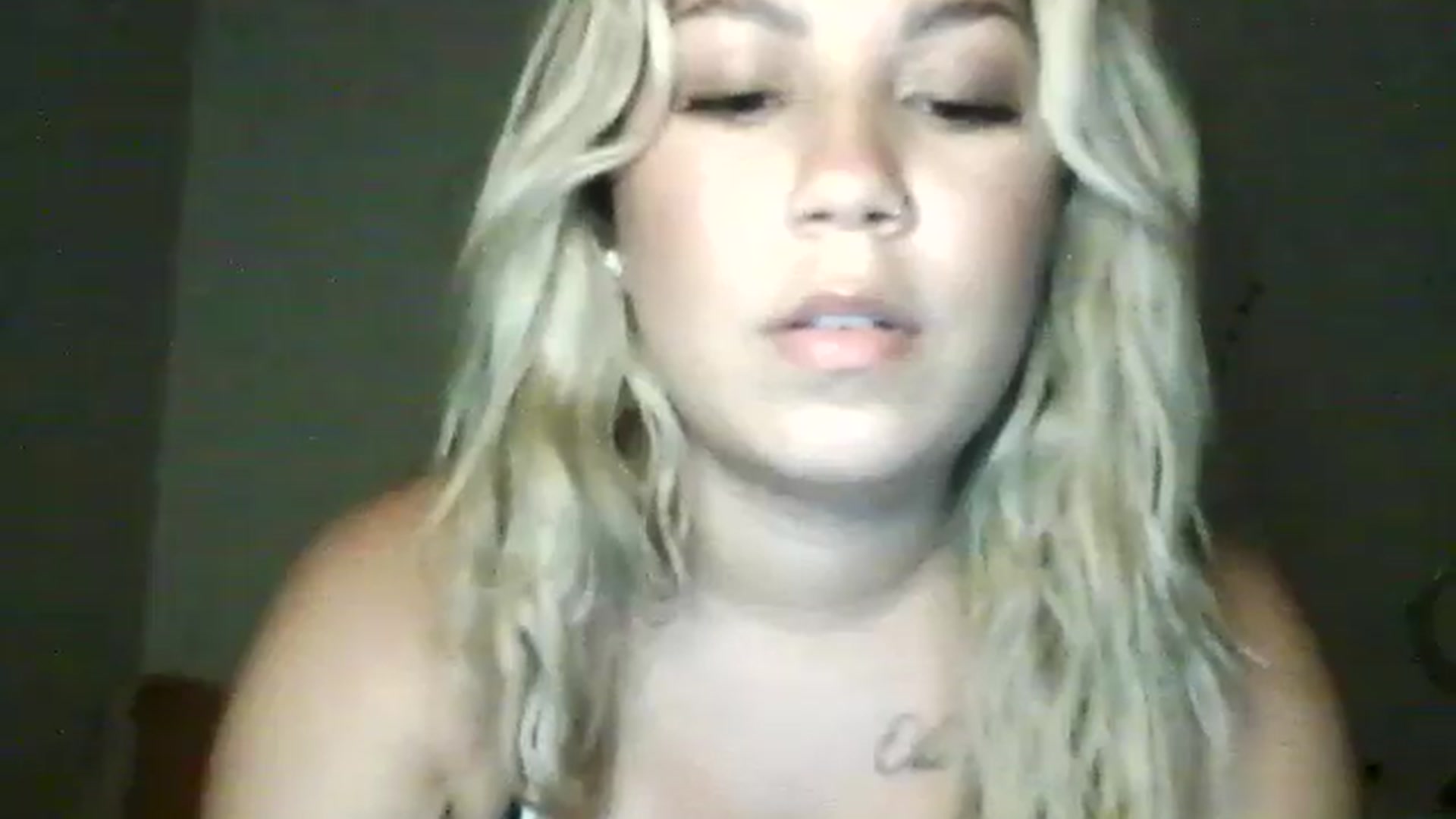 Gallery image thumbnail from PrettyBlondeP's myfreecams stream on, 08/14/2024, 07:14 image 8 of 20