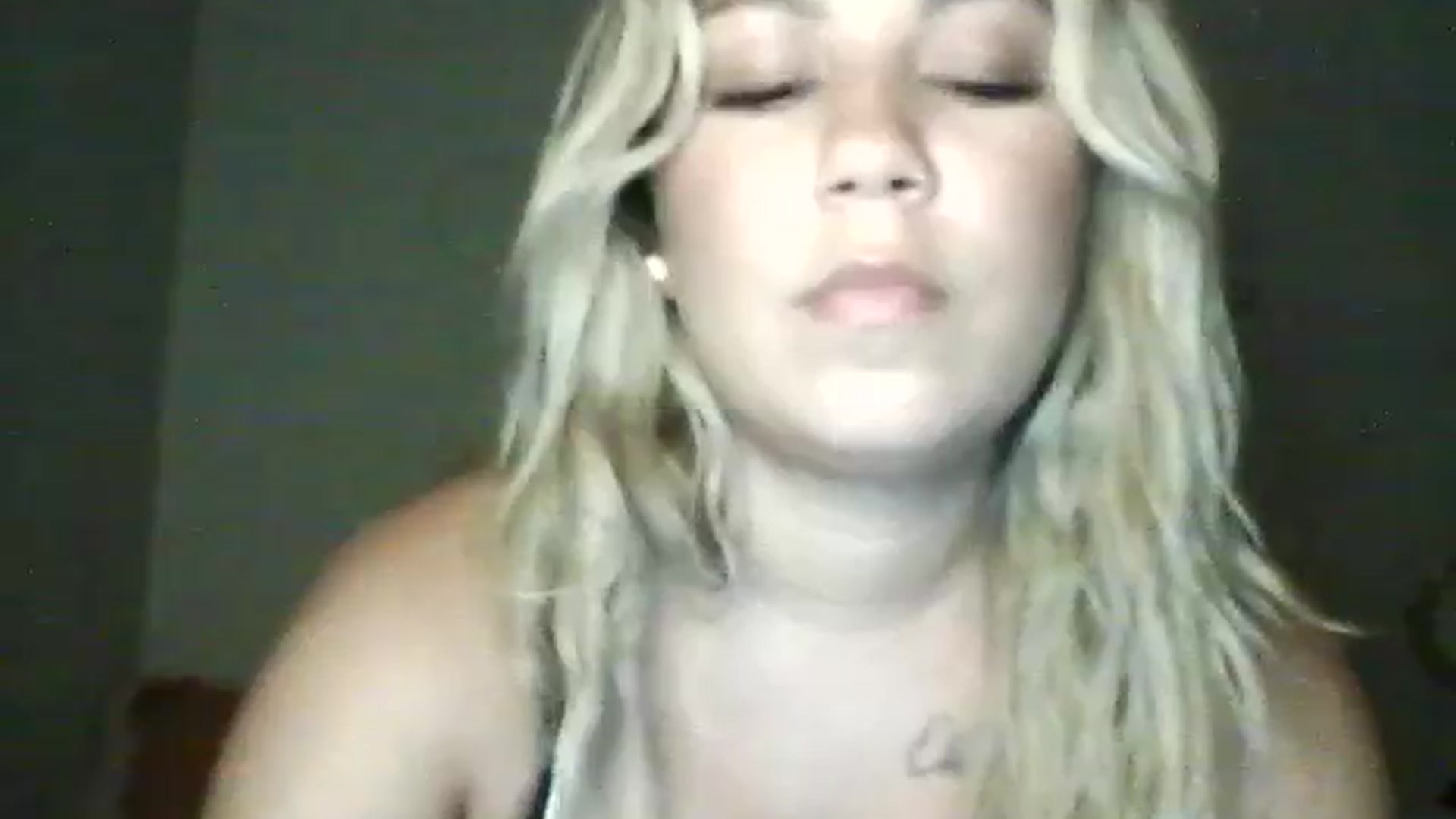 Gallery image thumbnail from PrettyBlondeP's myfreecams stream on, 08/14/2024, 07:14 image 9 of 20