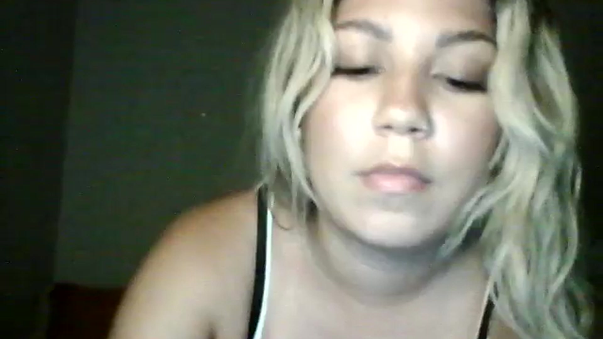 Gallery image thumbnail from PrettyBlondeP's myfreecams stream on, 08/14/2024, 07:14 image 14 of 20