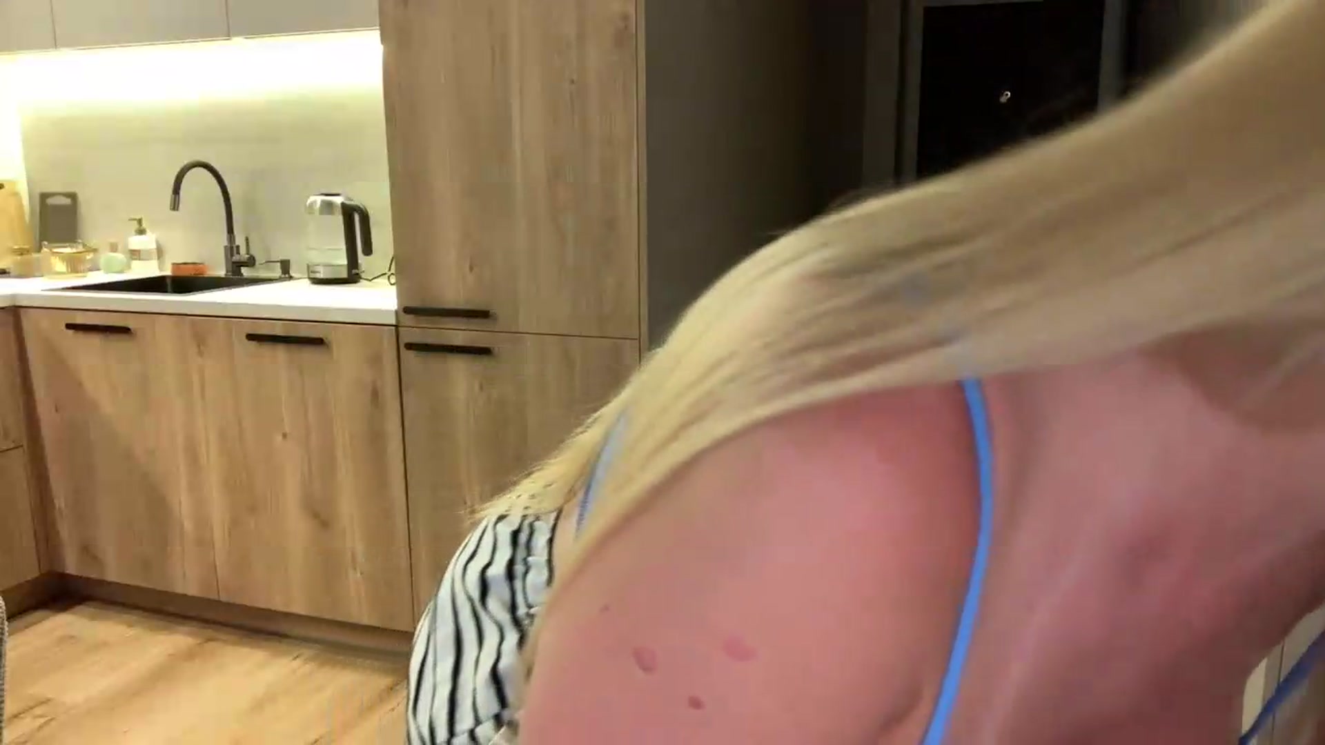 Gallery image thumbnail from PrettyKiss's myfreecams stream on, 08/18/2026, 14:41 image 9 of 20