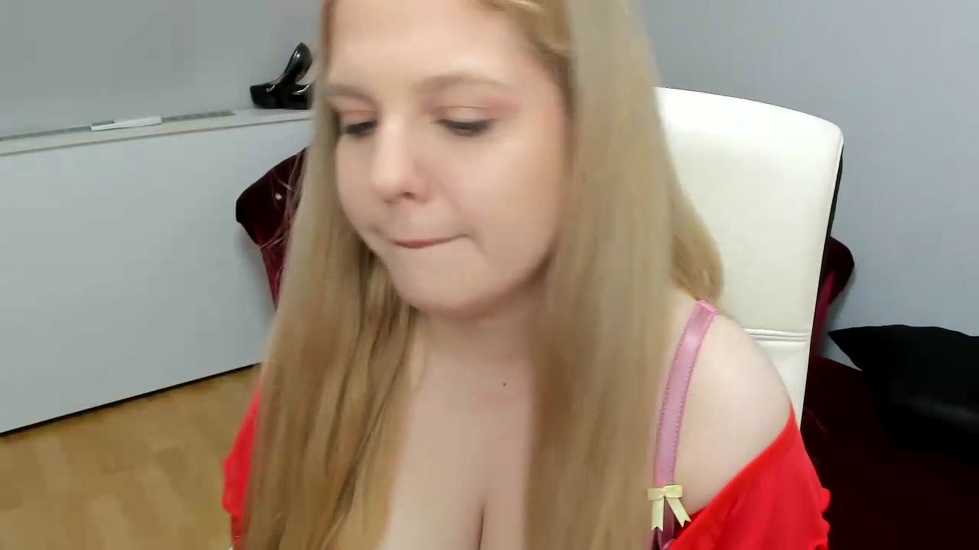 Gallery image thumbnail from PrettyKristin's myfreecams stream on, 05/30/2026, 13:49 image 14 of 20