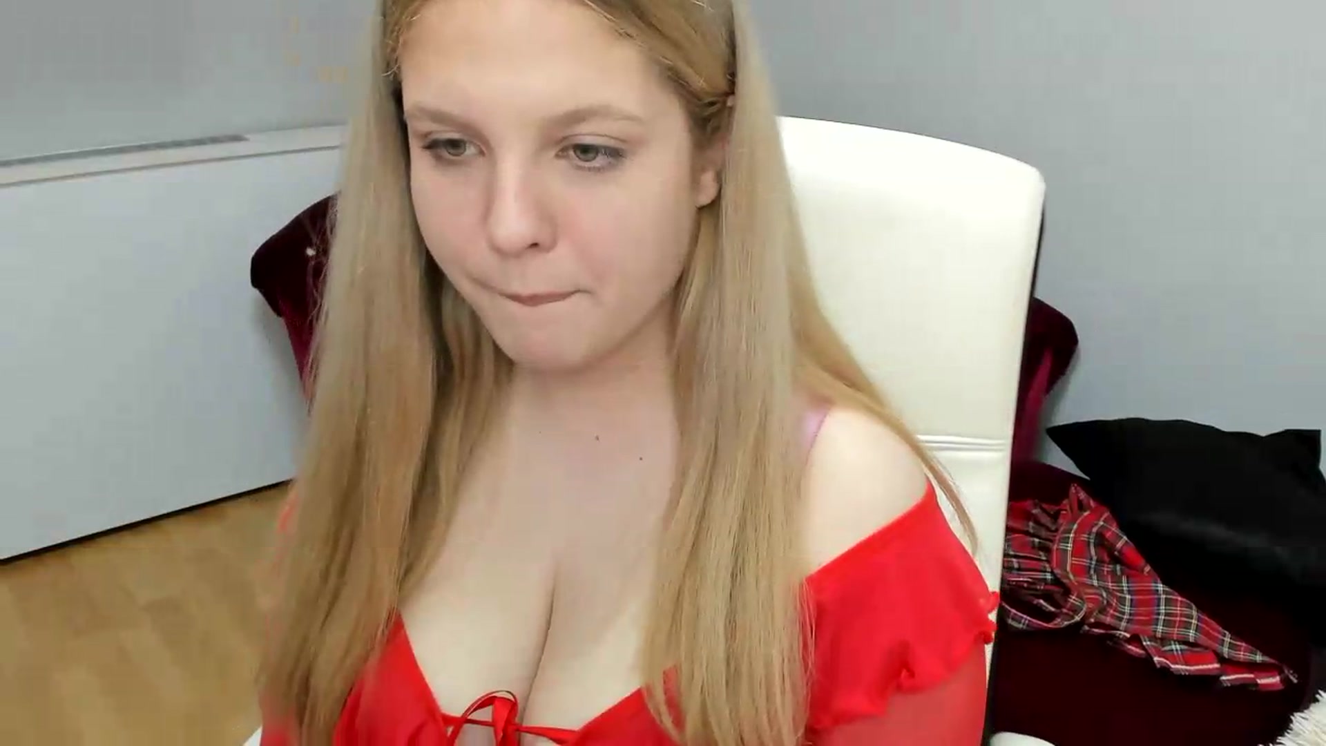 Gallery image thumbnail from PrettyKristin's myfreecams stream on, 05/30/2026, 15:37 image 17 of 20