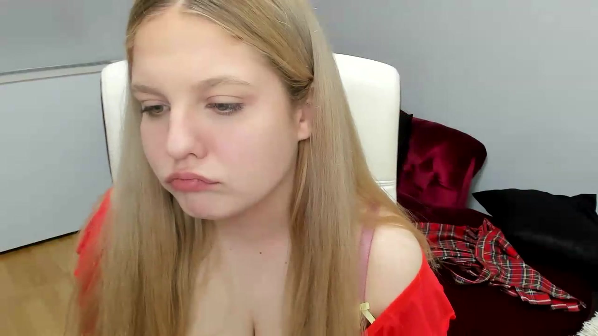 Gallery image thumbnail from PrettyKristin's myfreecams stream on, 05/30/2026, 15:37 image 19 of 20