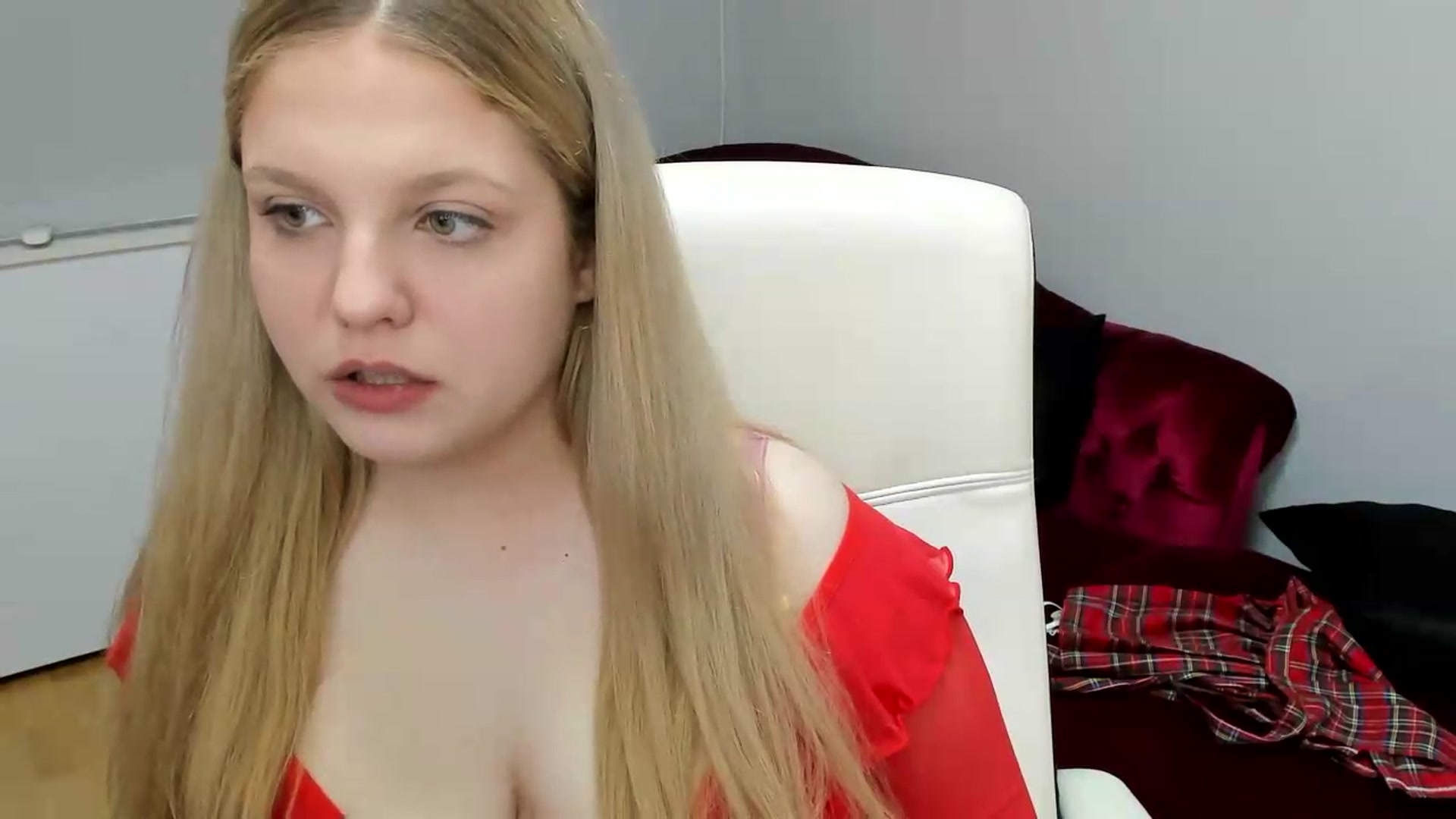 Gallery image thumbnail from PrettyKristin's myfreecams stream on, 05/30/2026, 16:24 image 13 of 20