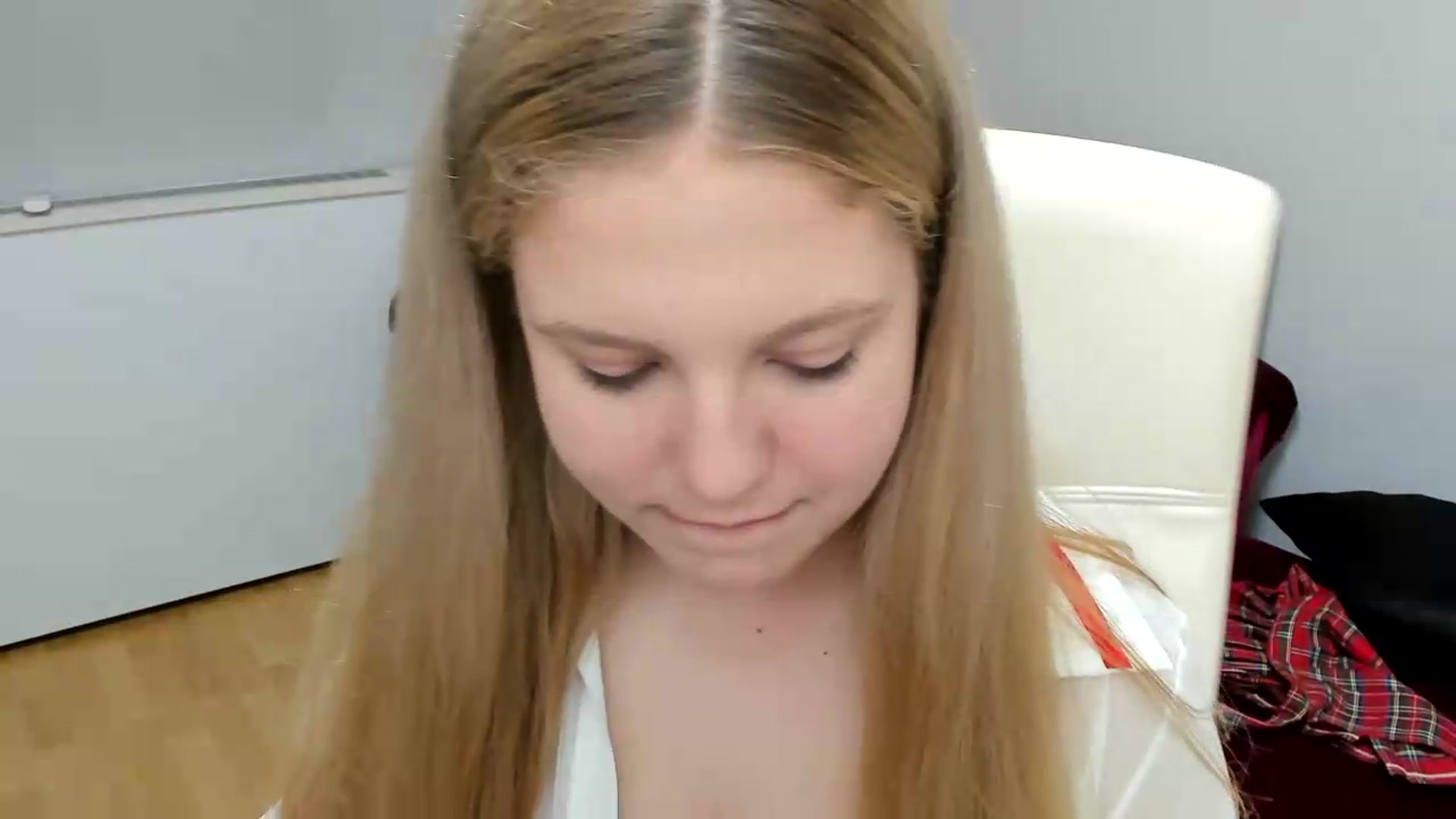 Gallery image thumbnail from PrettyKristin's myfreecams stream on, 05/30/2026, 17:32 image 9 of 20