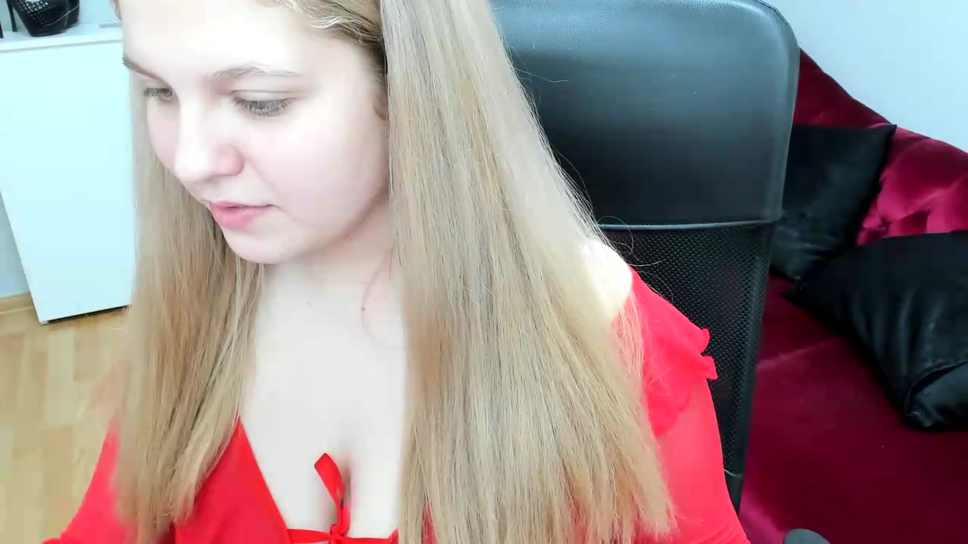 Gallery image thumbnail from PrettyKristin's myfreecams stream on, 05/31/2026, 16:59 image 11 of 20
