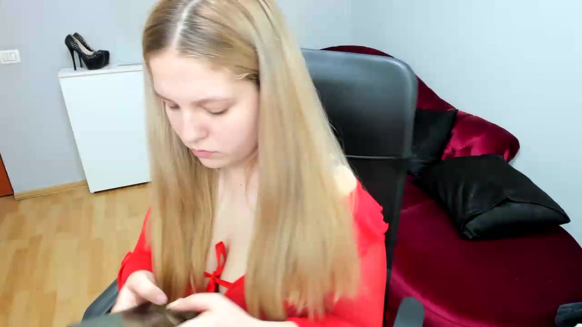 Gallery image thumbnail from PrettyKristin's myfreecams stream on, 05/31/2026, 16:59 image 8 of 20