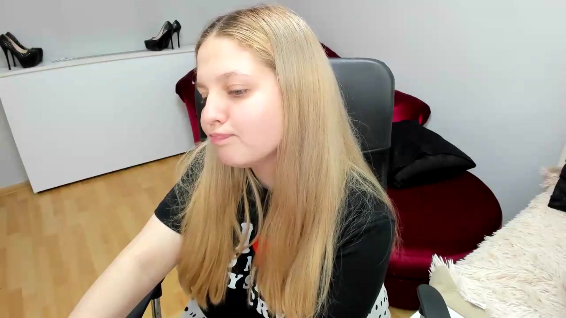 Gallery image thumbnail from PrettyKristin's myfreecams stream on, 06/01/2026, 13:51 image 12 of 20