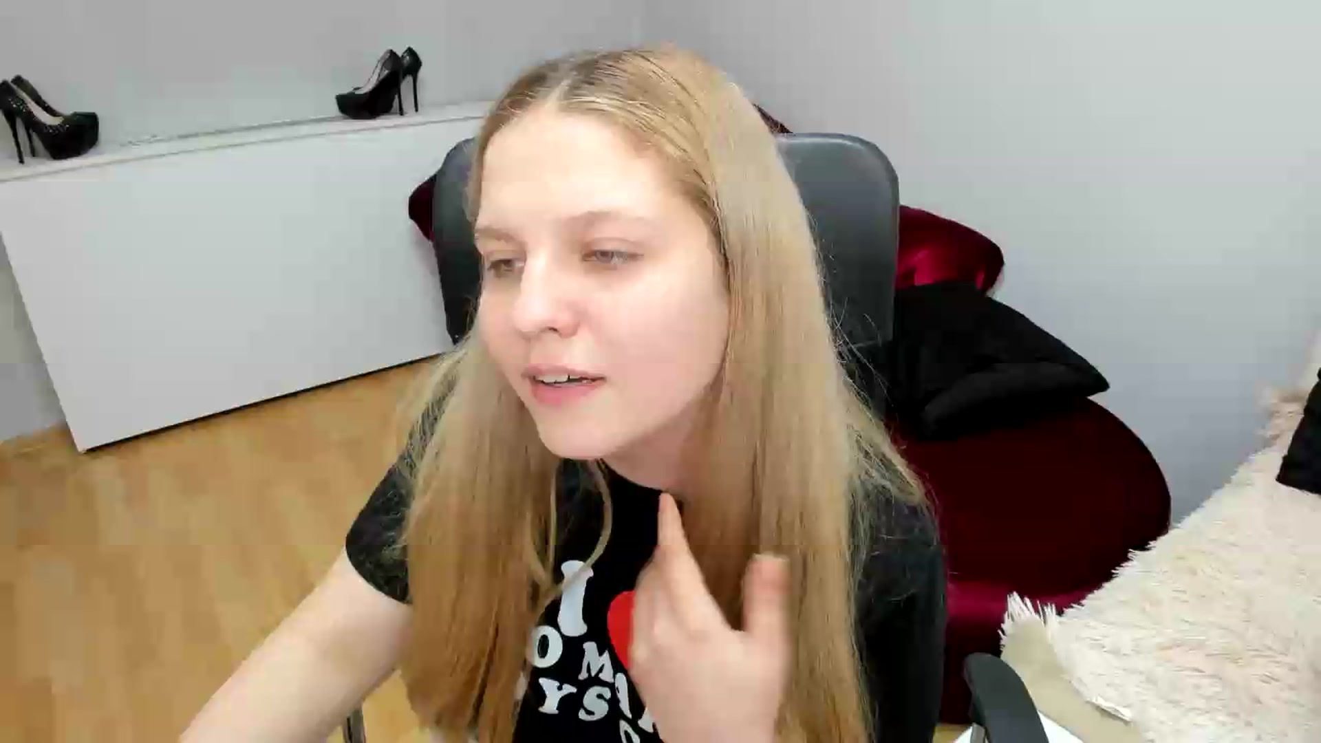 Gallery image thumbnail from PrettyKristin's myfreecams stream on, 06/01/2026, 13:51 image 11 of 20