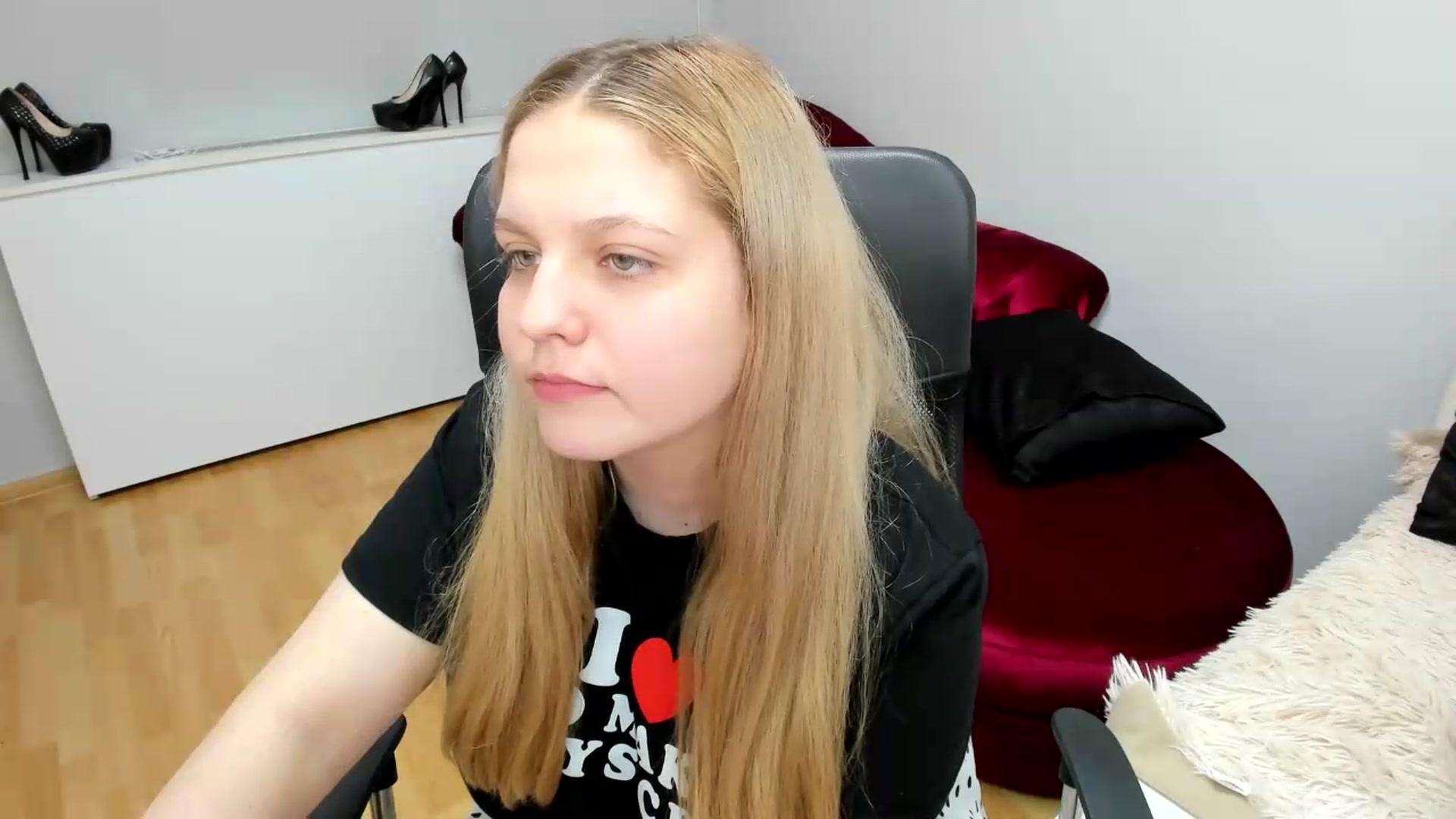 Gallery image thumbnail from PrettyKristin's myfreecams stream on, 06/01/2026, 13:51 image 13 of 20