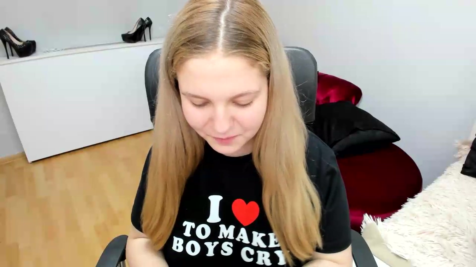 Gallery image thumbnail from PrettyKristin's myfreecams stream on, 06/01/2026, 13:51 image 14 of 20