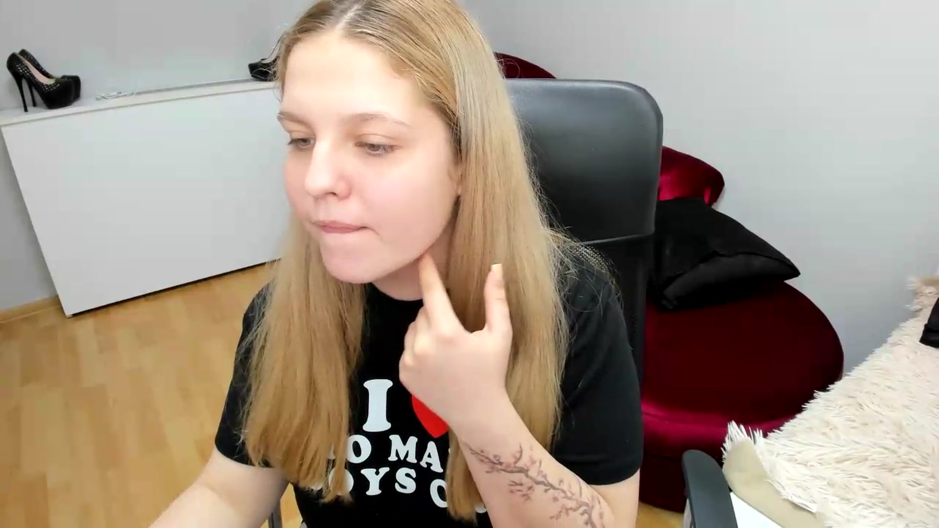 Gallery image thumbnail from PrettyKristin's myfreecams stream on, 06/01/2026, 13:51 image 2 of 20