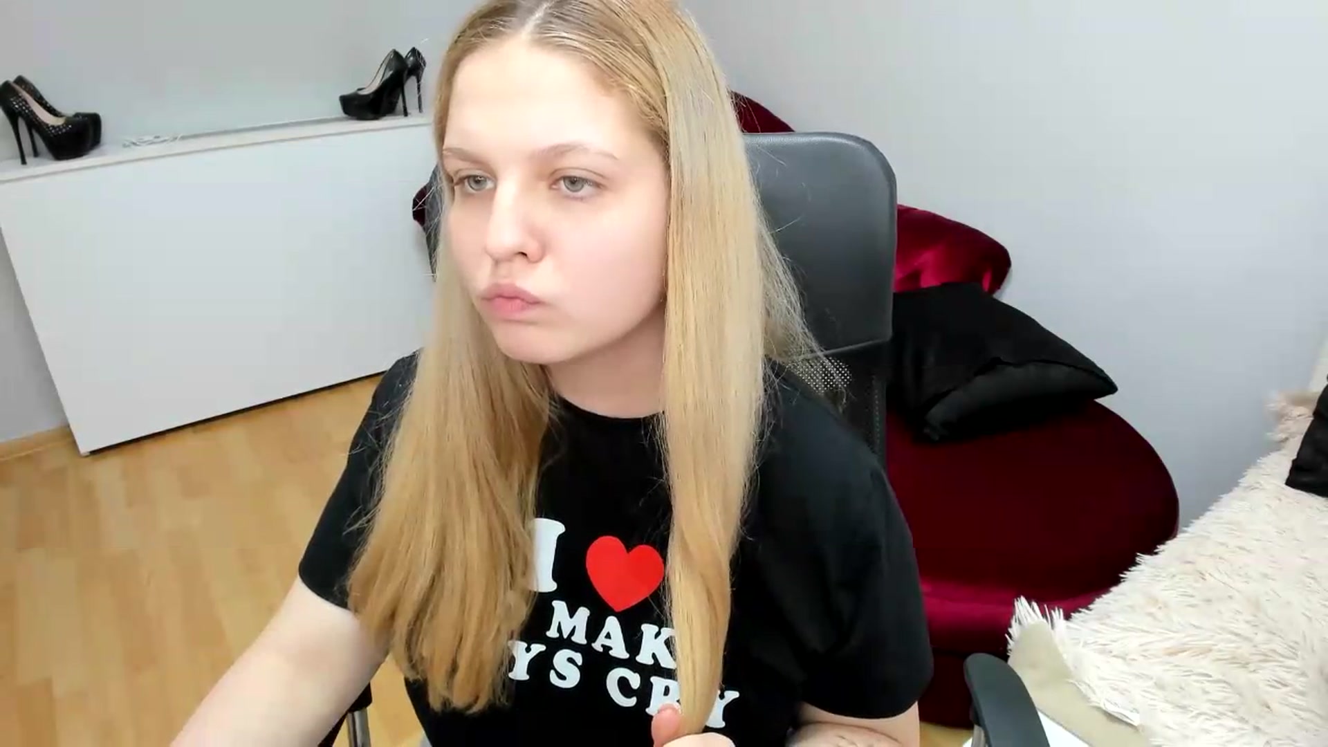 Gallery image thumbnail from PrettyKristin's myfreecams stream on, 06/01/2026, 13:51 image 15 of 20