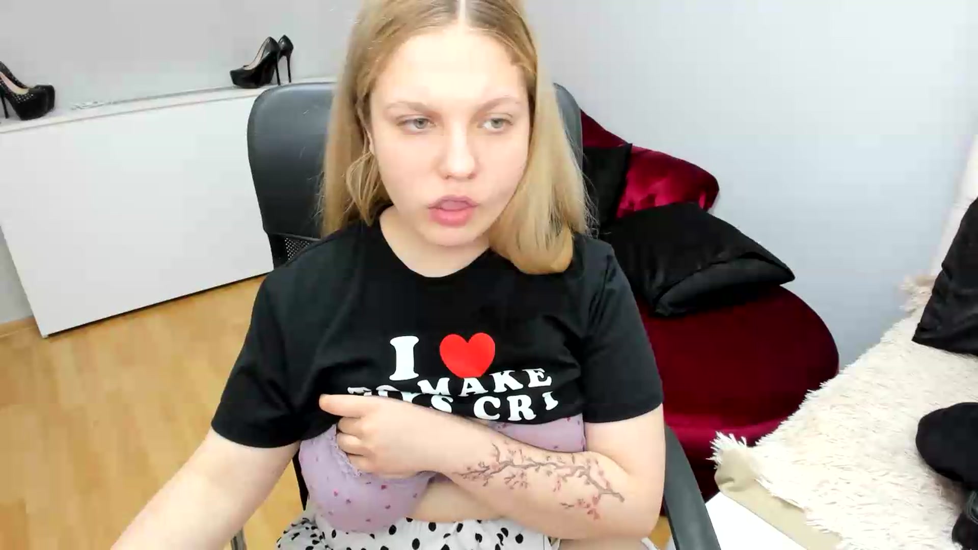 Gallery image thumbnail from PrettyKristin's myfreecams stream on, 06/01/2026, 16:09 image 8 of 20