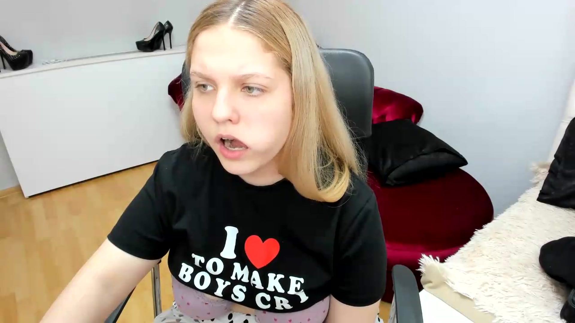 Gallery image thumbnail from PrettyKristin's myfreecams stream on, 06/01/2026, 16:09 image 9 of 20