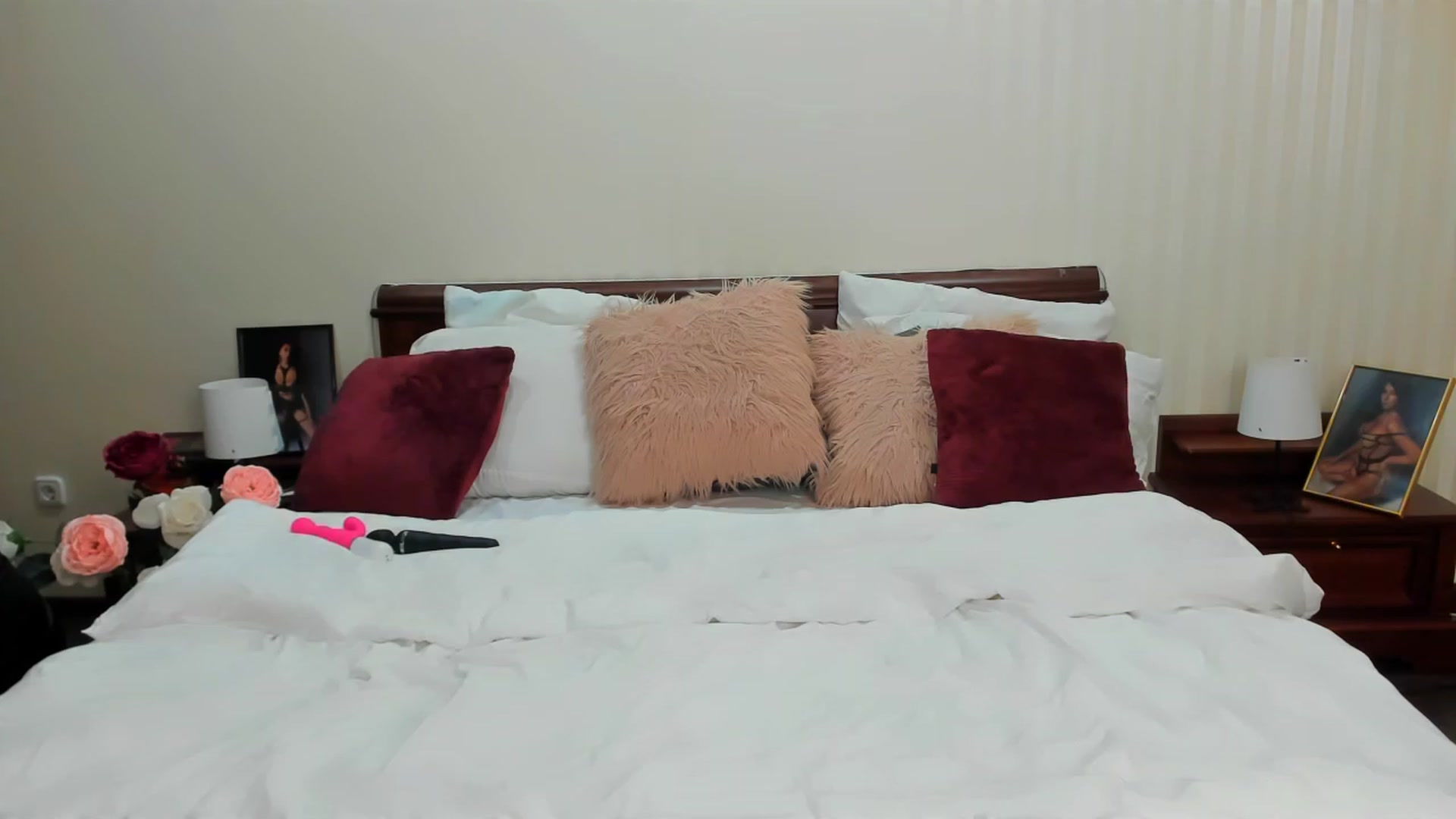 Gallery image thumbnail from PrettyMatilda's myfreecams stream on, 02/22/2023, 21:11 image 16 of 20