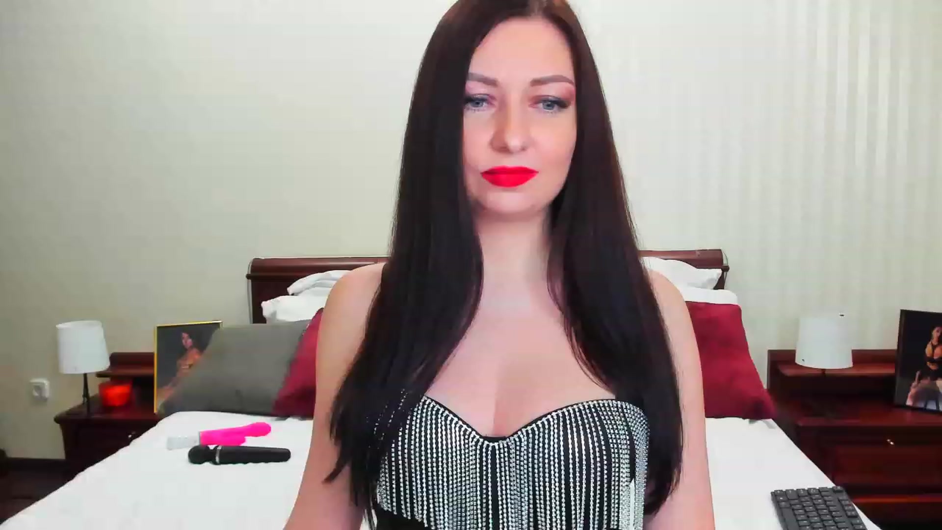 Gallery image thumbnail from PrettyMatilda's myfreecams stream on, 03/23/2023, 23:43 image 16 of 20
