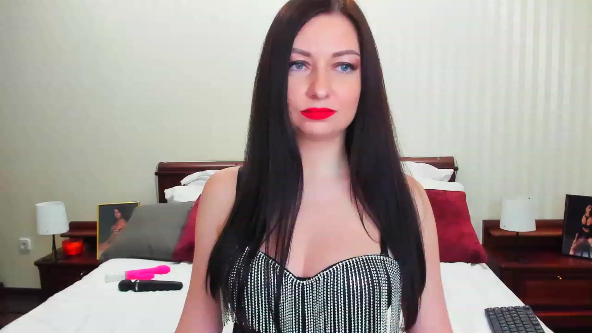 Gallery image thumbnail from PrettyMatilda's myfreecams stream on, 03/23/2023, 23:43 image 18 of 20