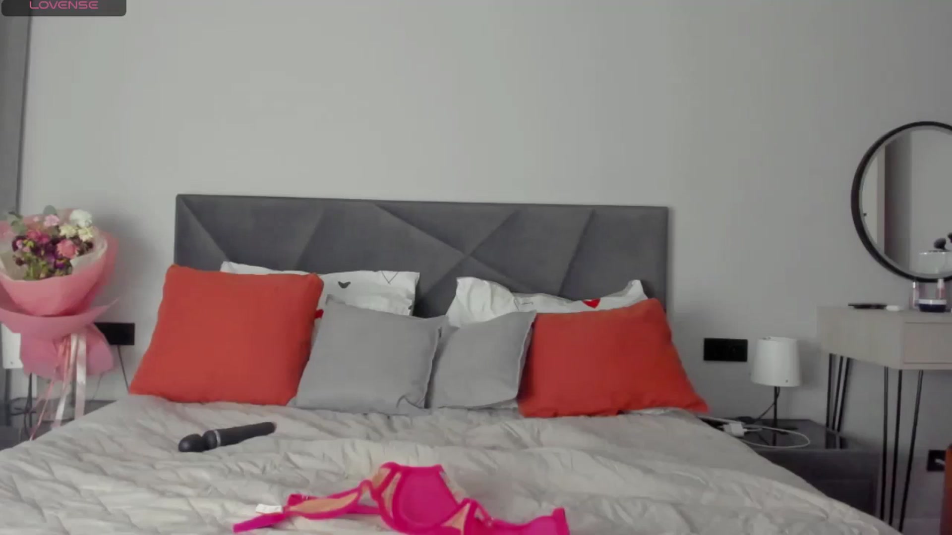 Gallery image thumbnail from PrettyMatilda's myfreecams stream on, 03/18/2024, 19:51 image 6 of 20