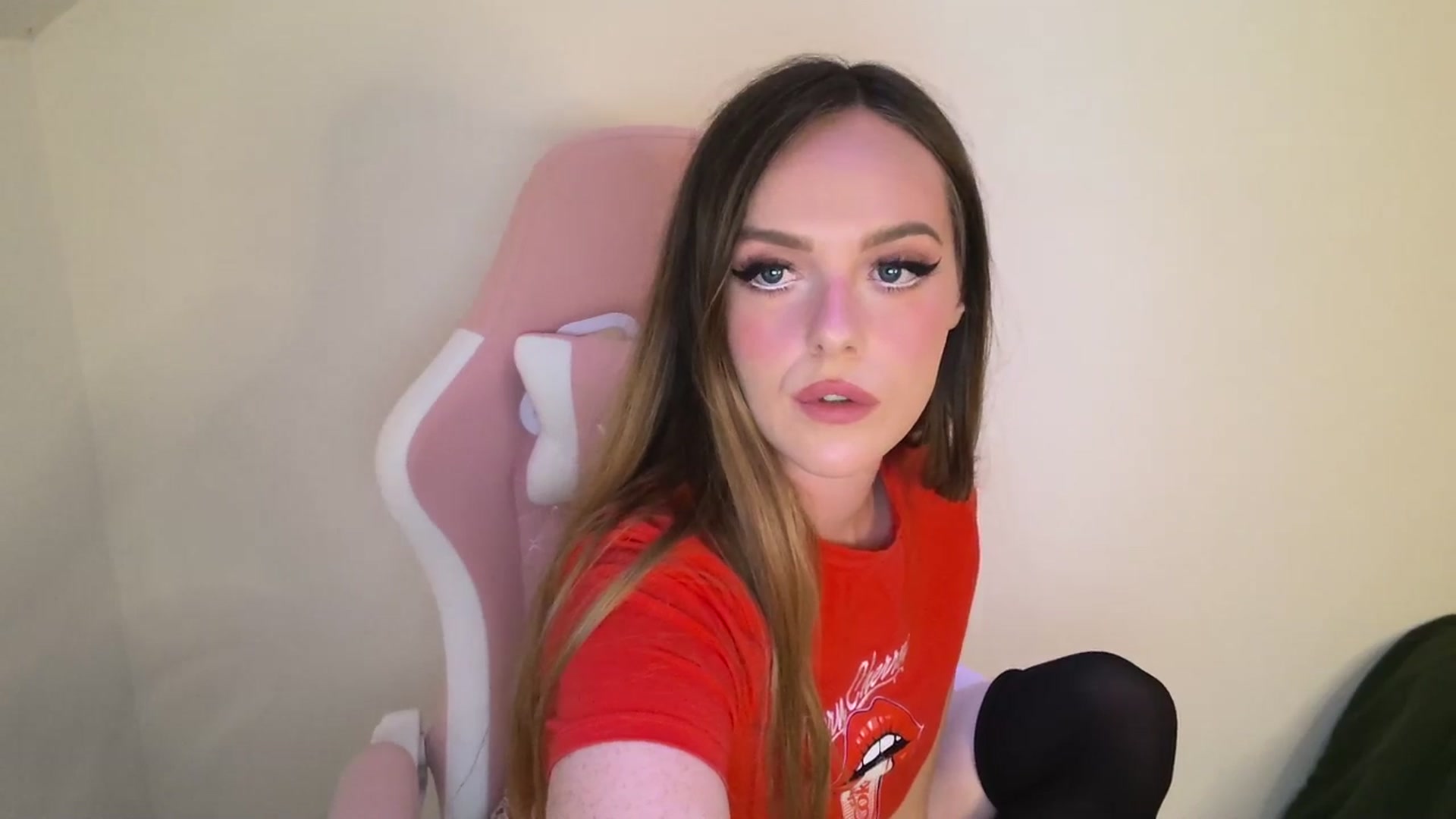 Gallery image thumbnail from PrettyPetite1's myfreecams stream on, 08/13/2025, 20:03 image 10 of 20