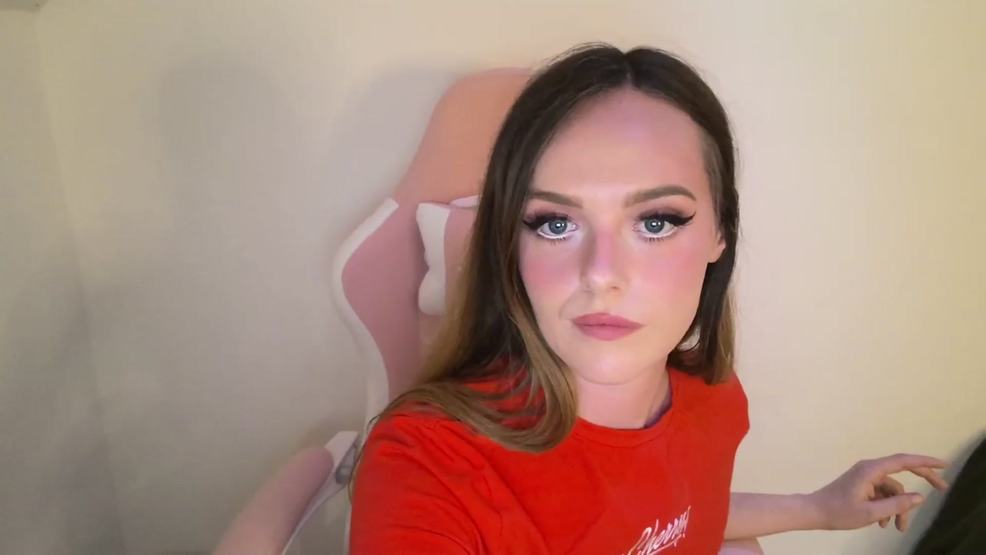 Gallery image thumbnail from PrettyPetite1's myfreecams stream on, 08/13/2025, 20:18 image 8 of 20