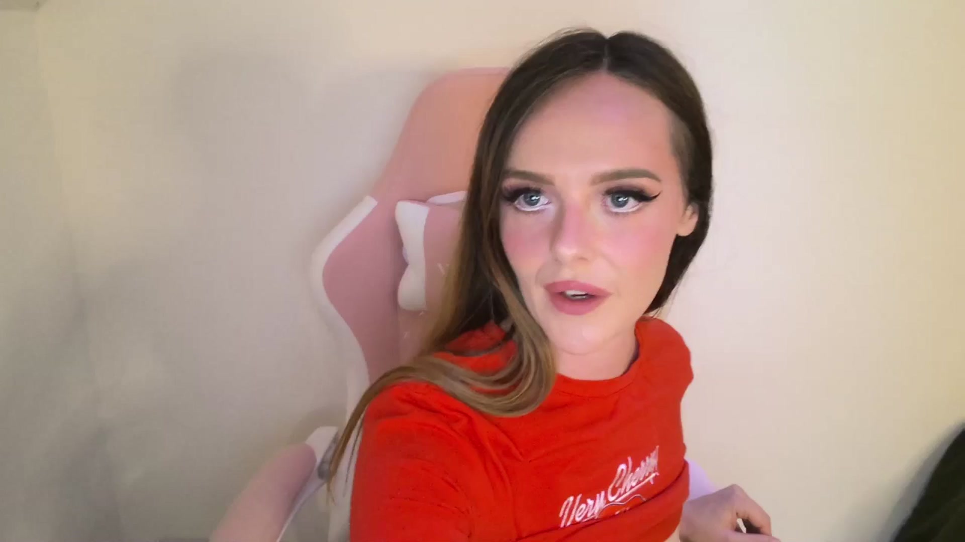 Gallery image thumbnail from PrettyPetite1's myfreecams stream on, 08/13/2025, 20:18 image 10 of 20