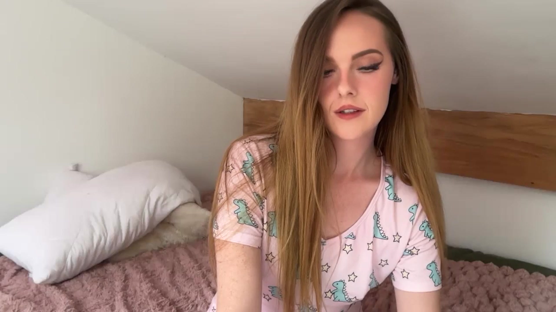 Gallery image thumbnail from PrettyPetite1's myfreecams stream on, 09/10/2025, 13:05 image 18 of 20