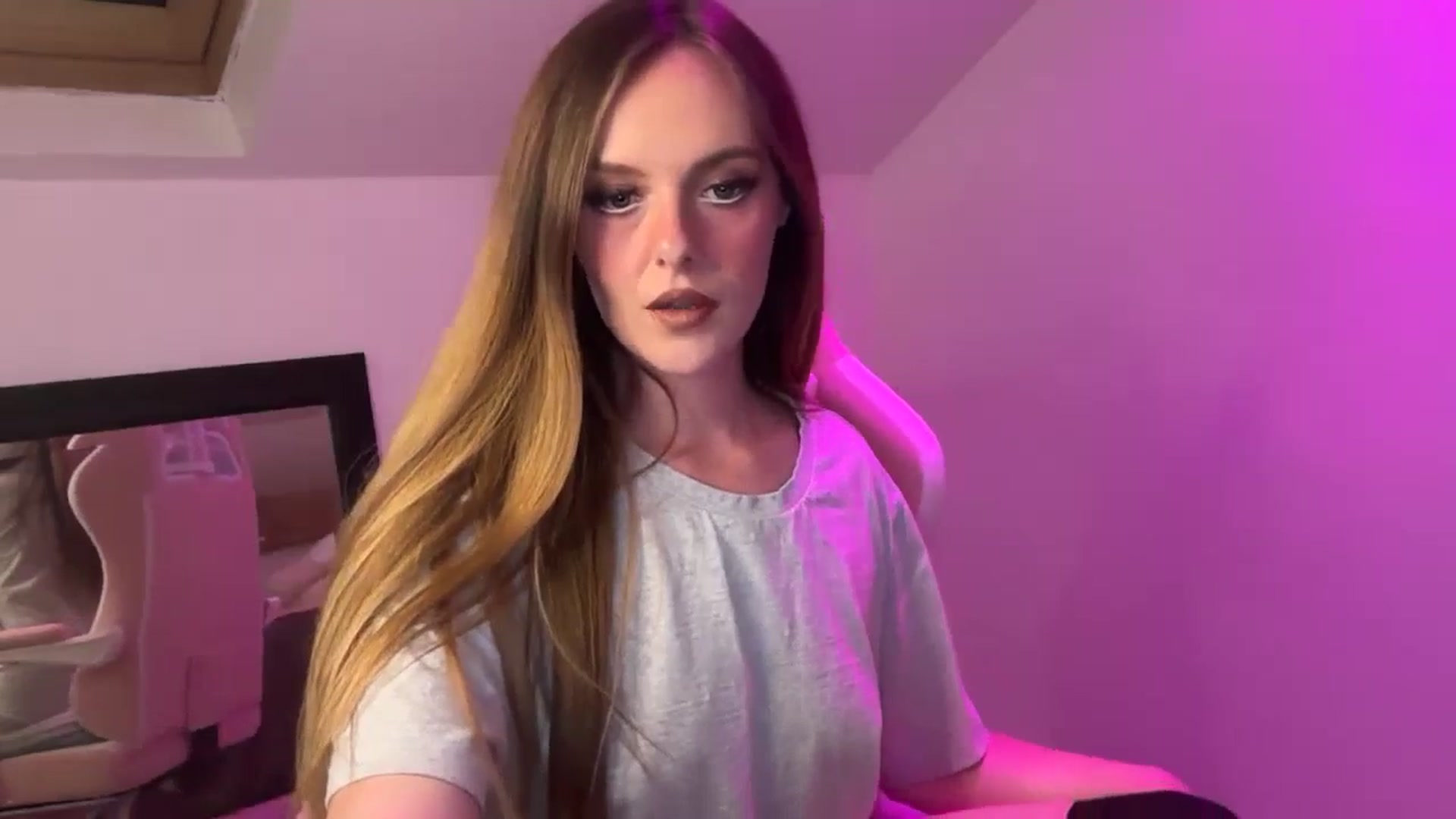 Gallery image thumbnail from PrettyPetite1's myfreecams stream on, 09/10/2025, 20:47 image 5 of 20