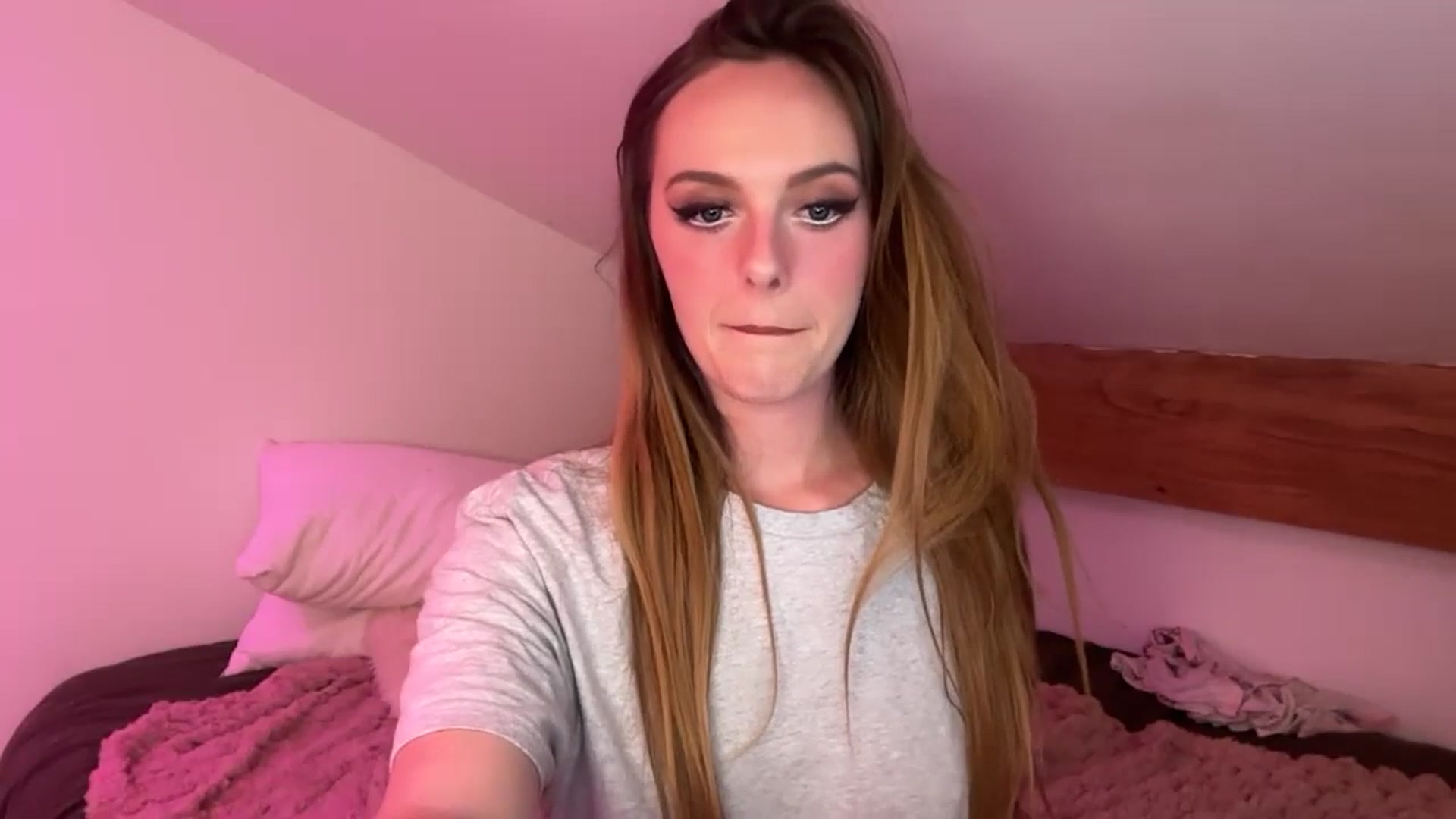 Gallery image thumbnail from PrettyPetite1's myfreecams stream on, 09/10/2025, 20:47 image 20 of 20