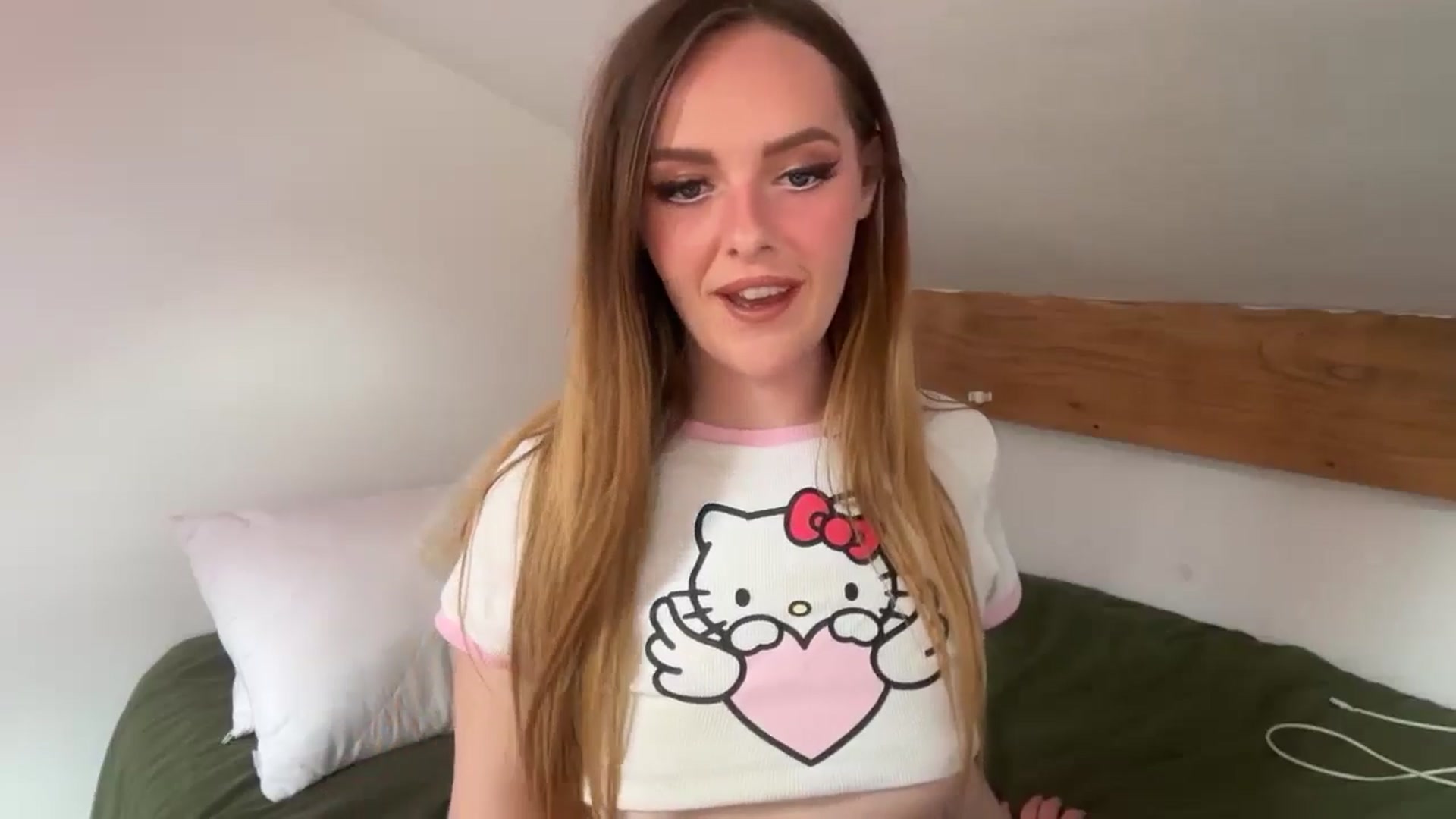 Gallery image thumbnail from PrettyPetite1's myfreecams stream on, 09/12/2025, 11:02 image 4 of 20