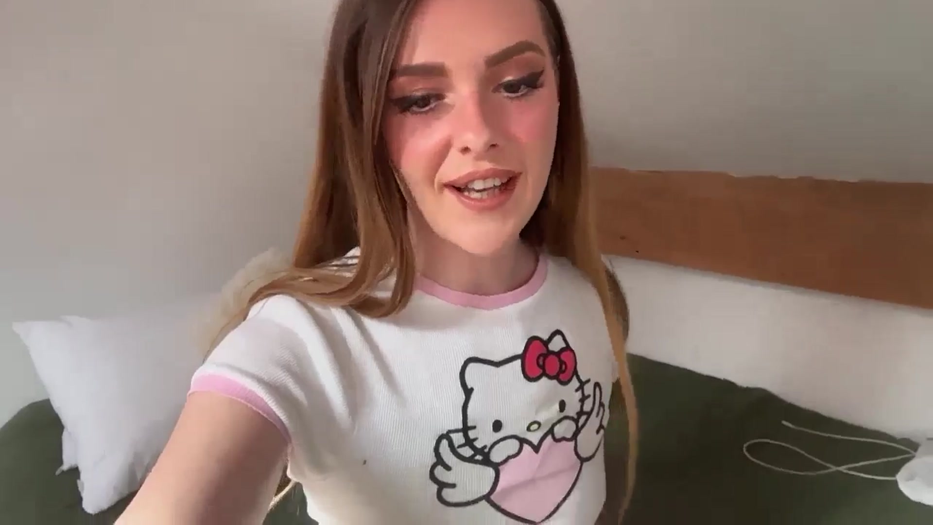 Gallery image thumbnail from PrettyPetite1's myfreecams stream on, 09/12/2025, 11:02 image 12 of 20