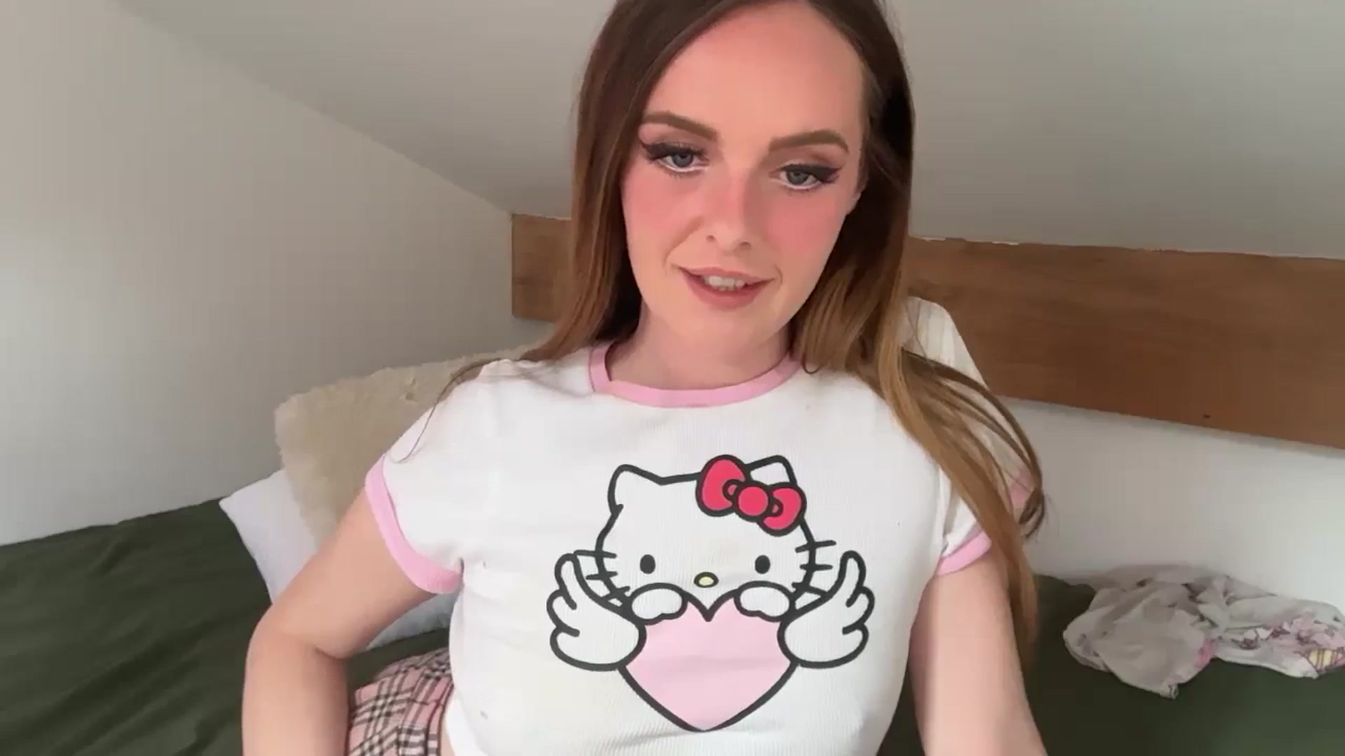 Gallery image thumbnail from PrettyPetite1's myfreecams stream on, 09/12/2025, 12:04 image 15 of 20
