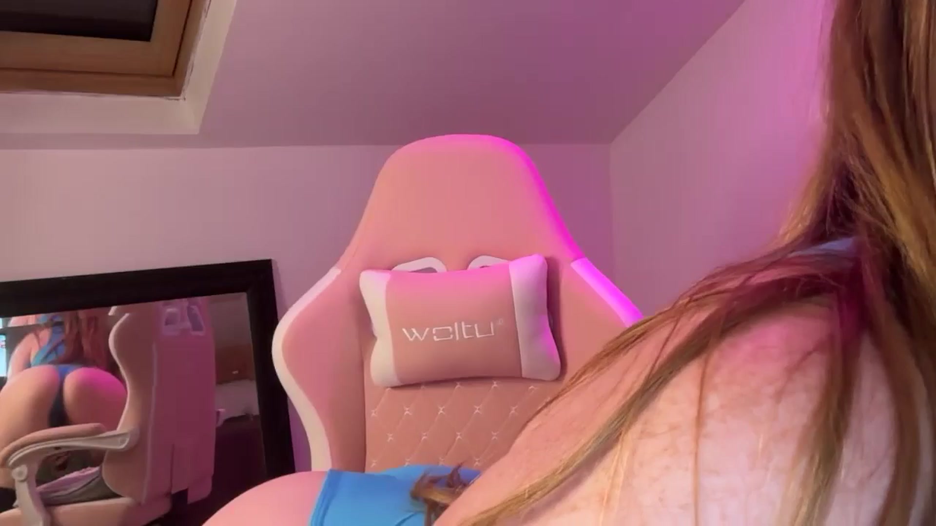 Gallery image thumbnail from PrettyPetite1's myfreecams stream on, 09/12/2025, 21:44 image 5 of 20