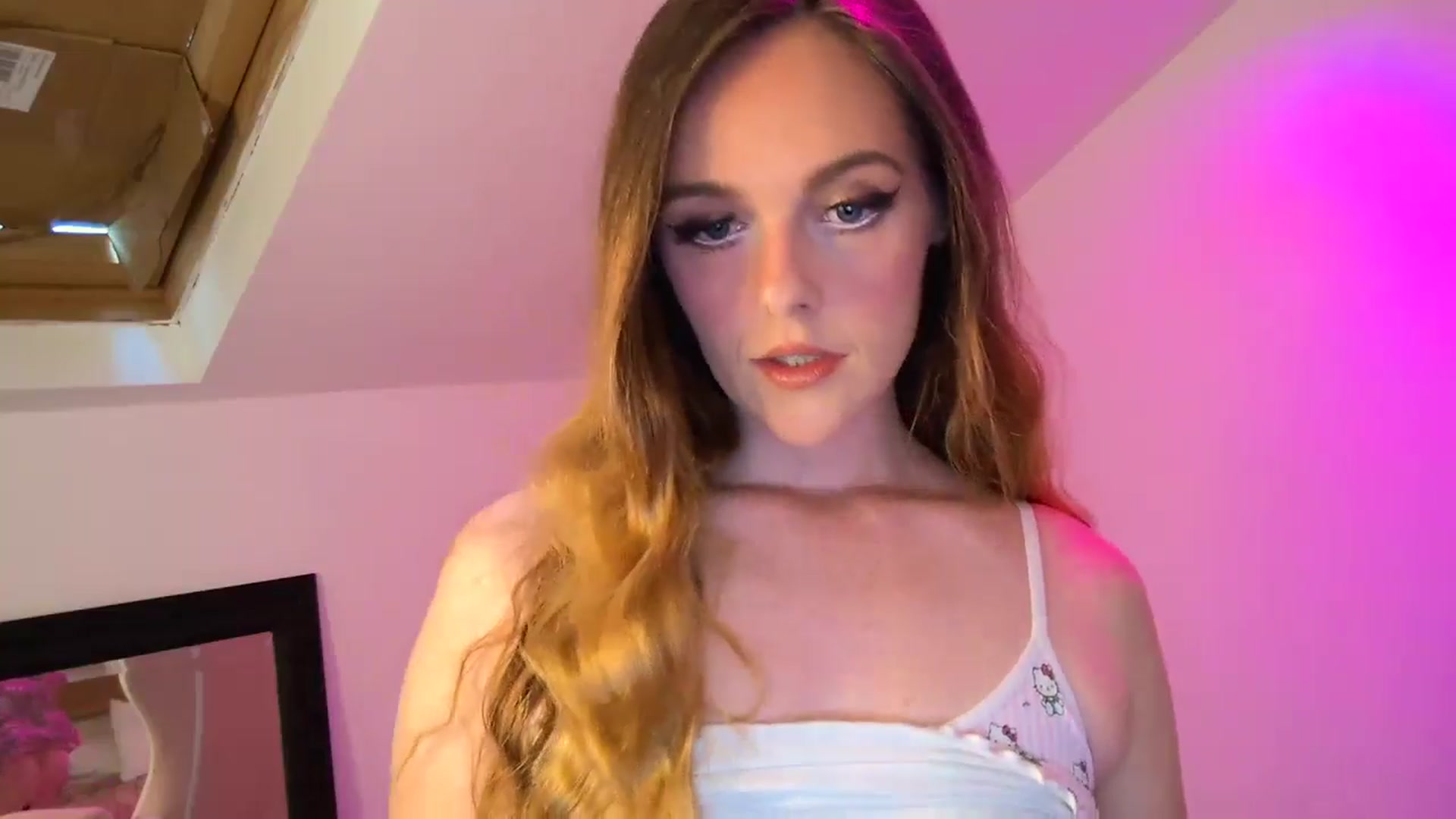 Gallery image thumbnail from PrettyPetite1's myfreecams stream on, 09/17/2025, 10:43 image 16 of 20