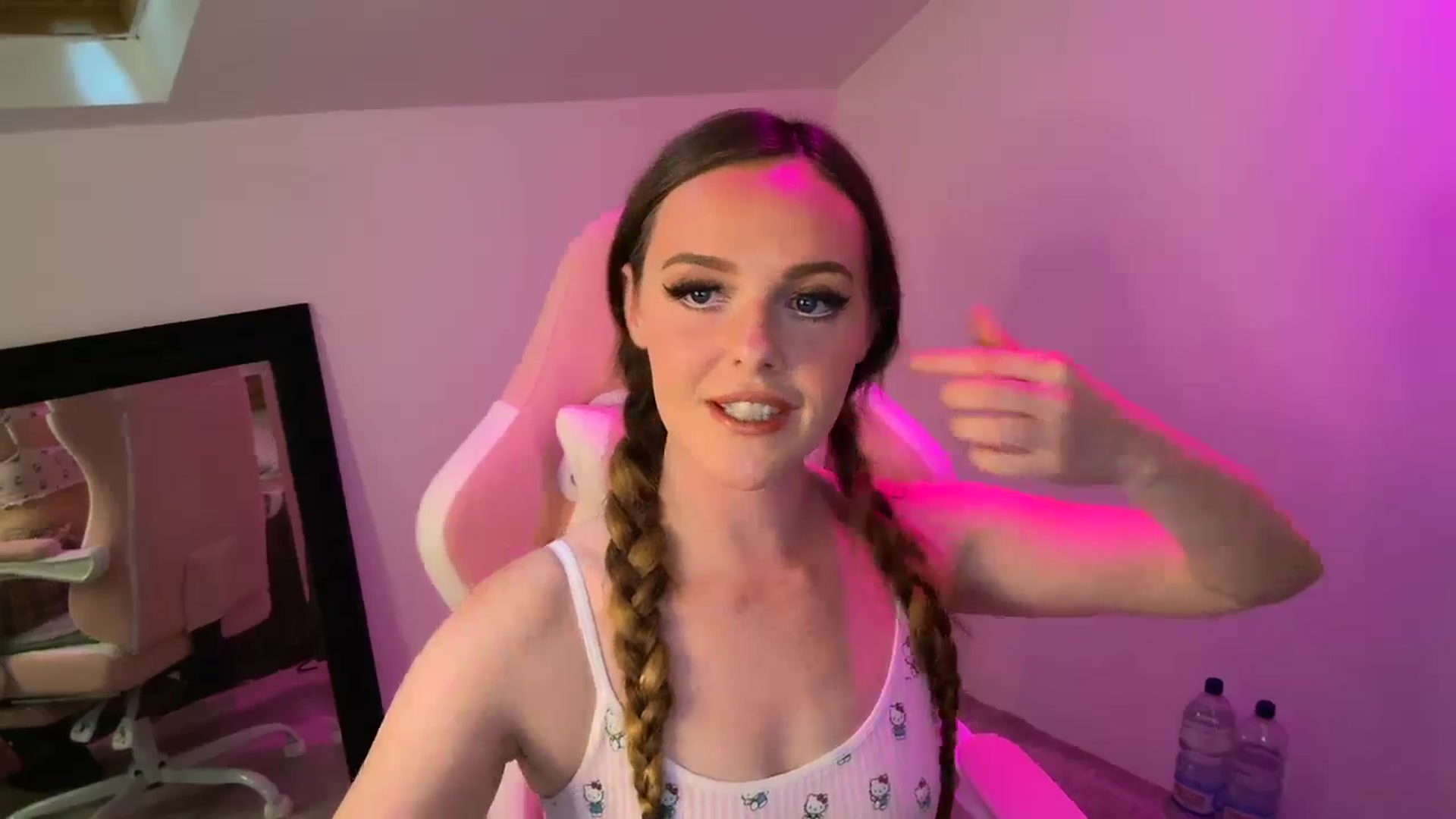 Gallery image thumbnail from PrettyPetite1's myfreecams stream on, 09/17/2025, 10:43 image 13 of 20