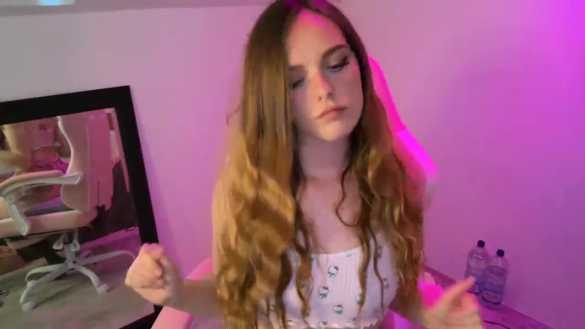 Gallery image thumbnail from PrettyPetite1's myfreecams stream on, 09/17/2025, 12:04 image 14 of 20