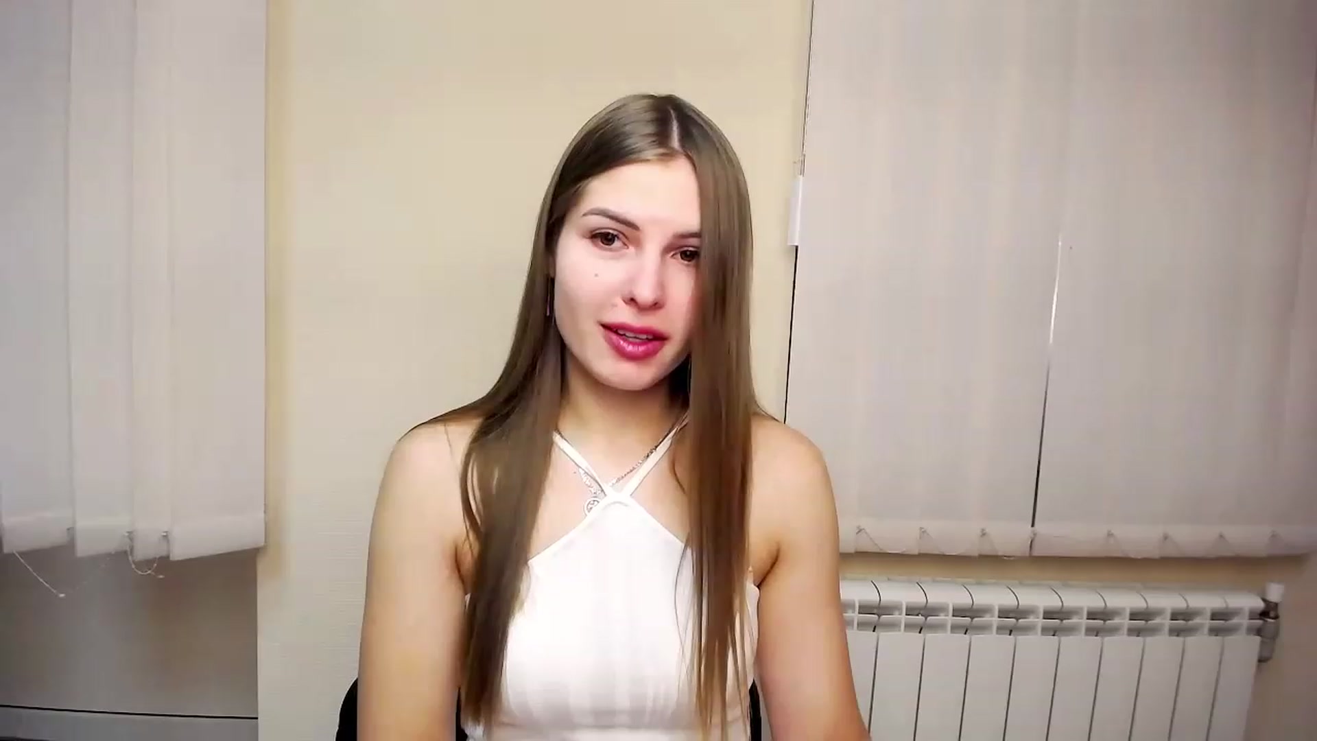 Gallery image thumbnail from PrettyTeilor_'s myfreecams stream on, 06/28/2023, 09:13 image 7 of 20